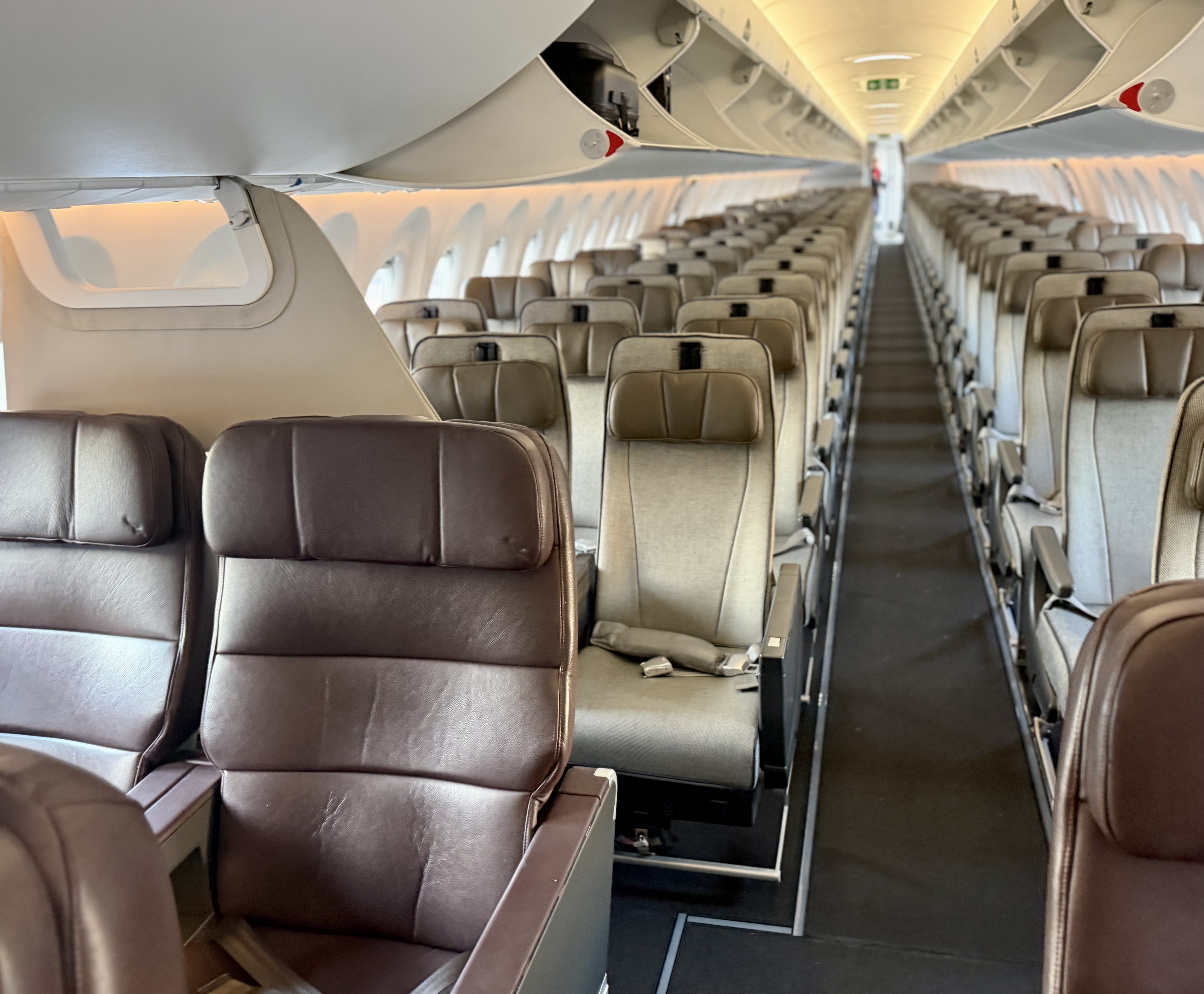 Qantas Airbus A220 cabin divide Qantas Airbus A220 cabin divide