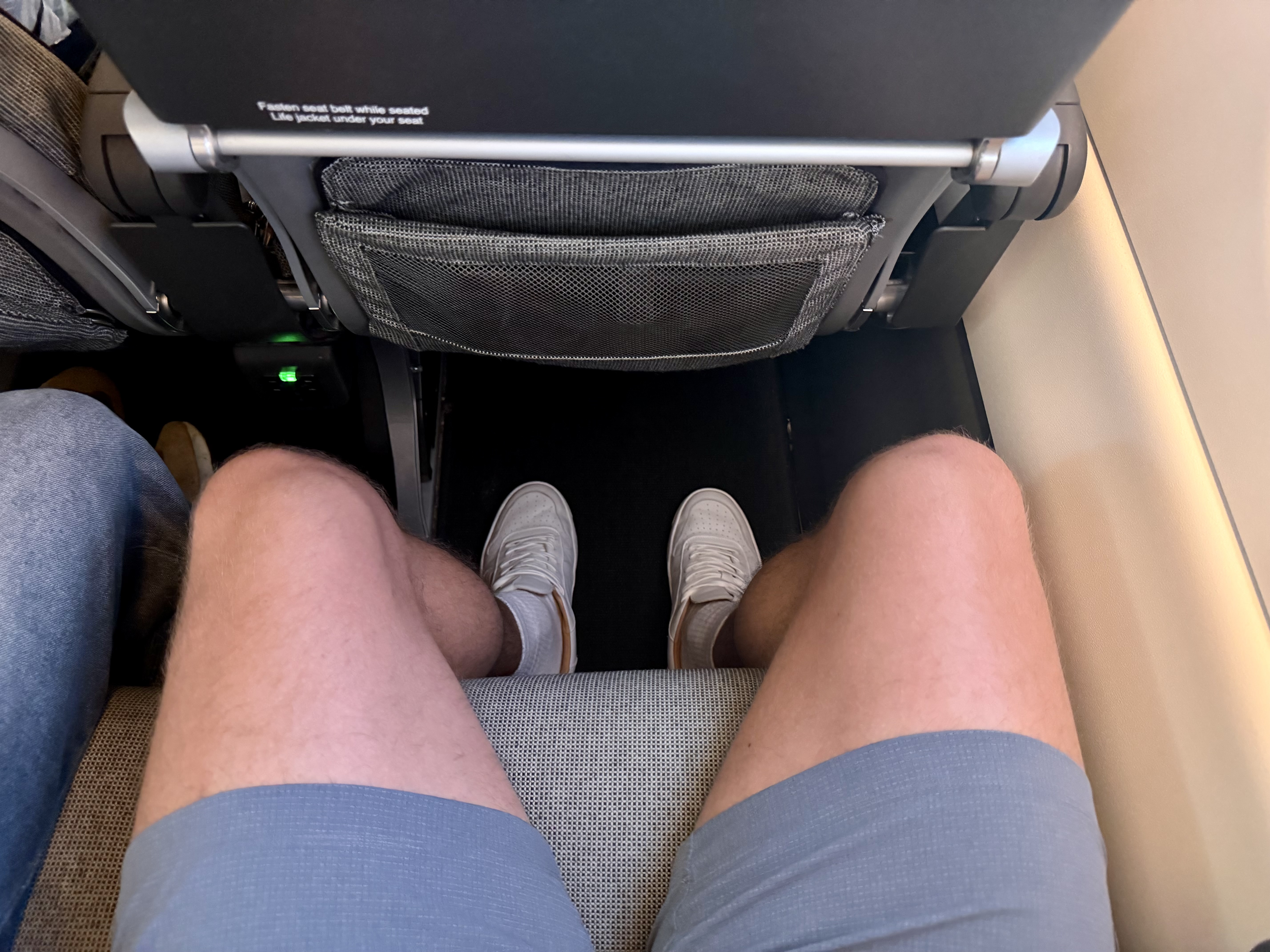 Qantas Airbus A220 economy leg room Qantas Airbus A220 economy leg room