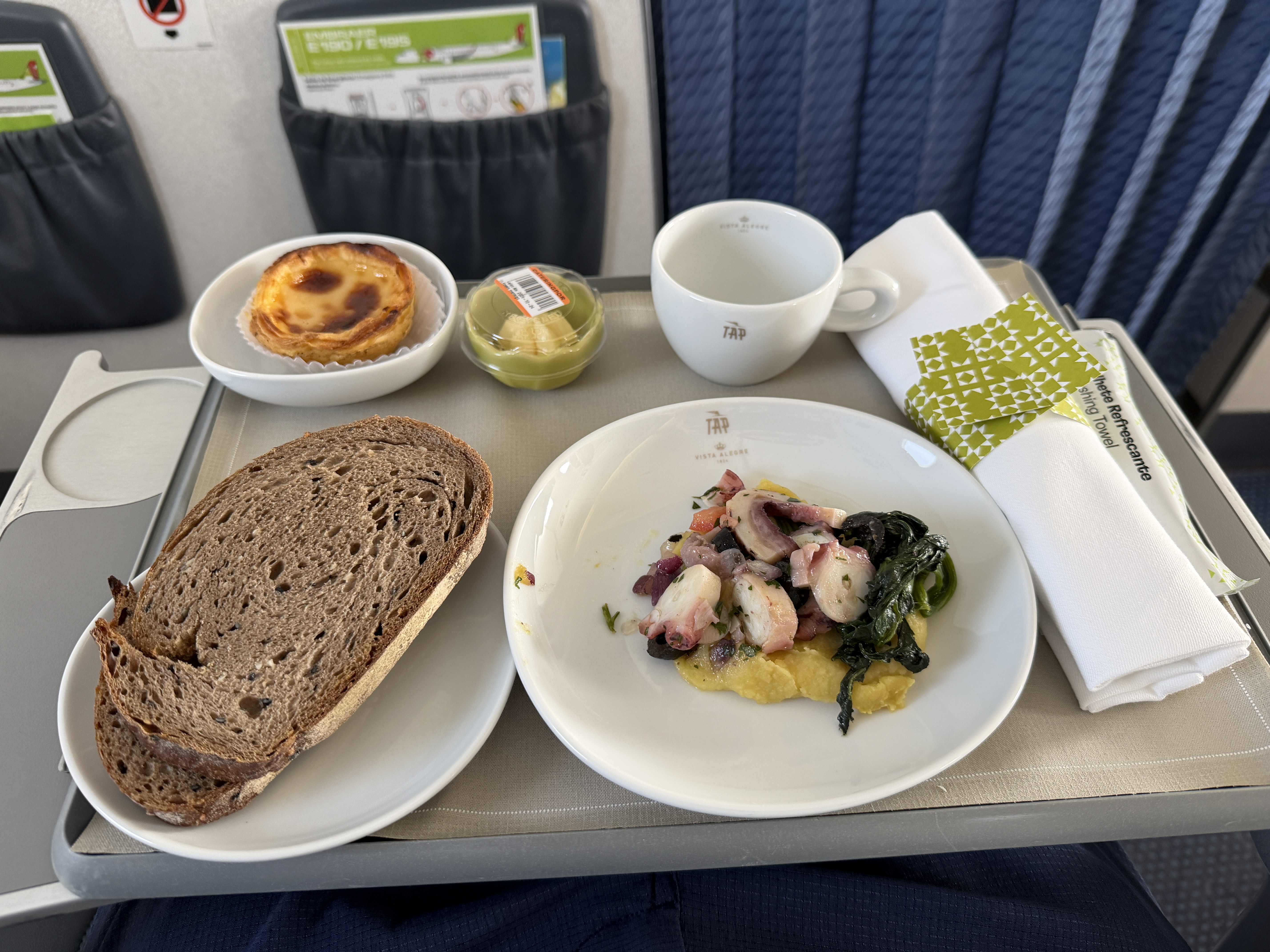 TAP Lisbon to London Meal