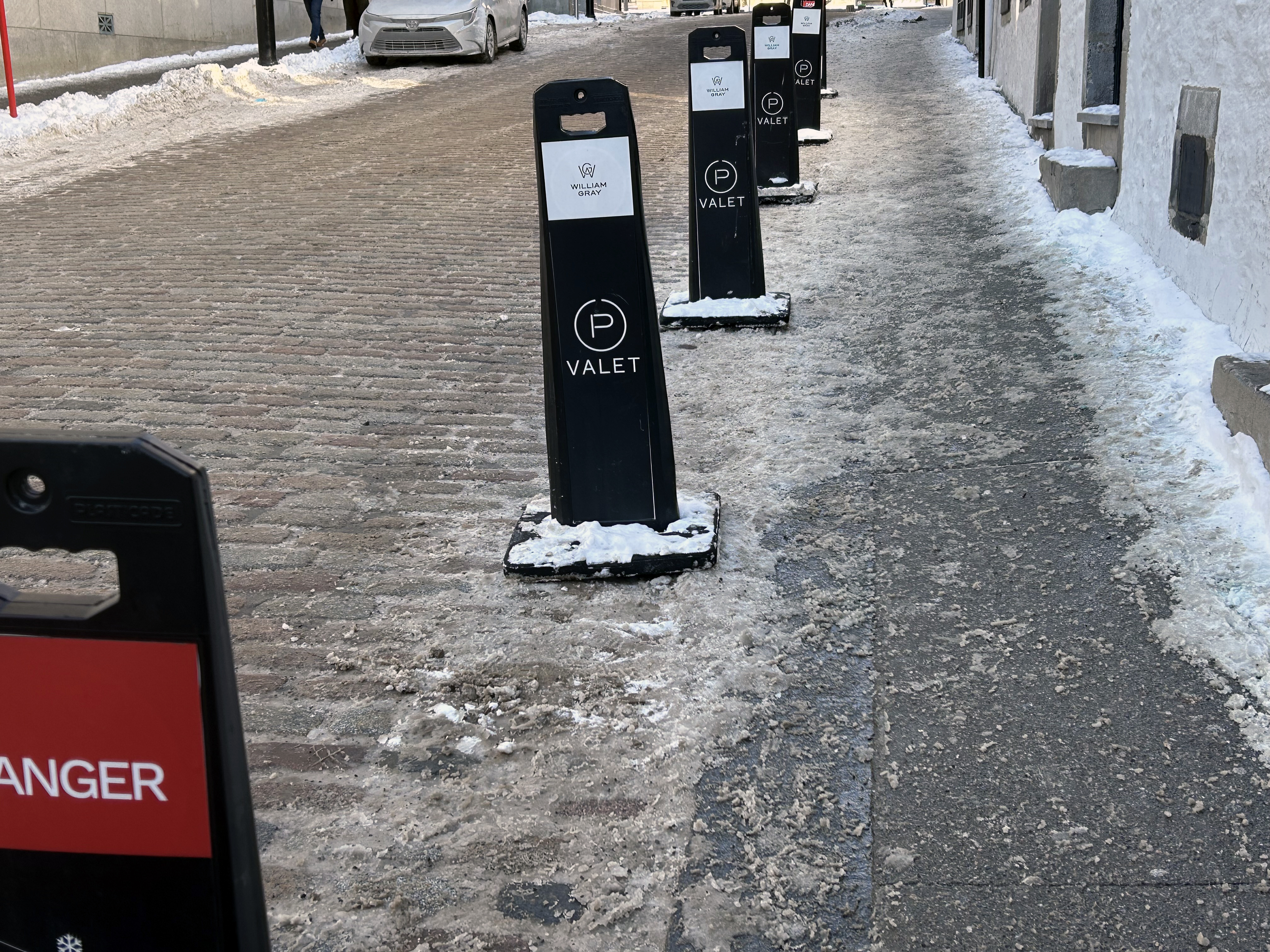 William Gray Montreal valet signs William Gray Montreal valet signs