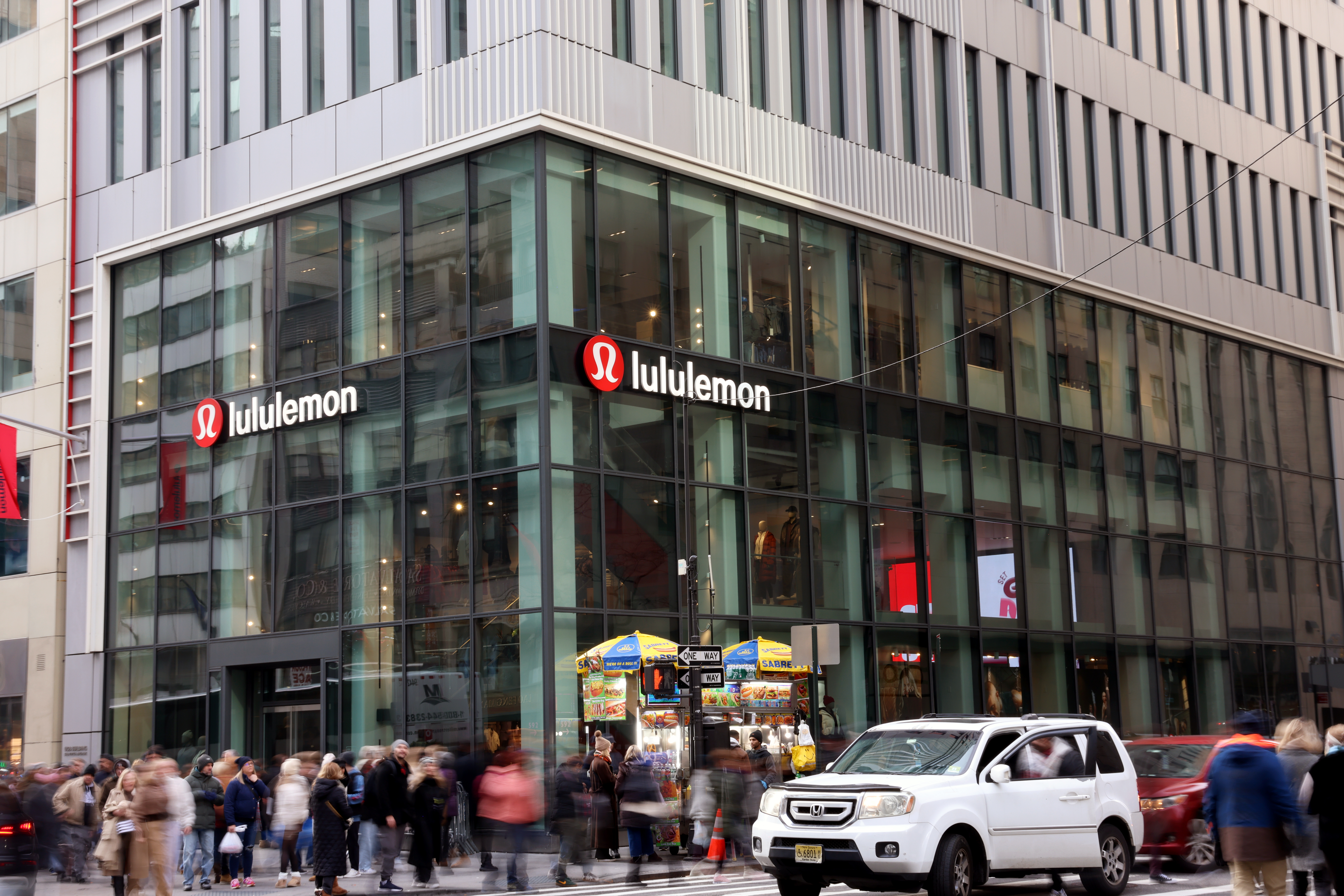 lululemon NYC exterior street
