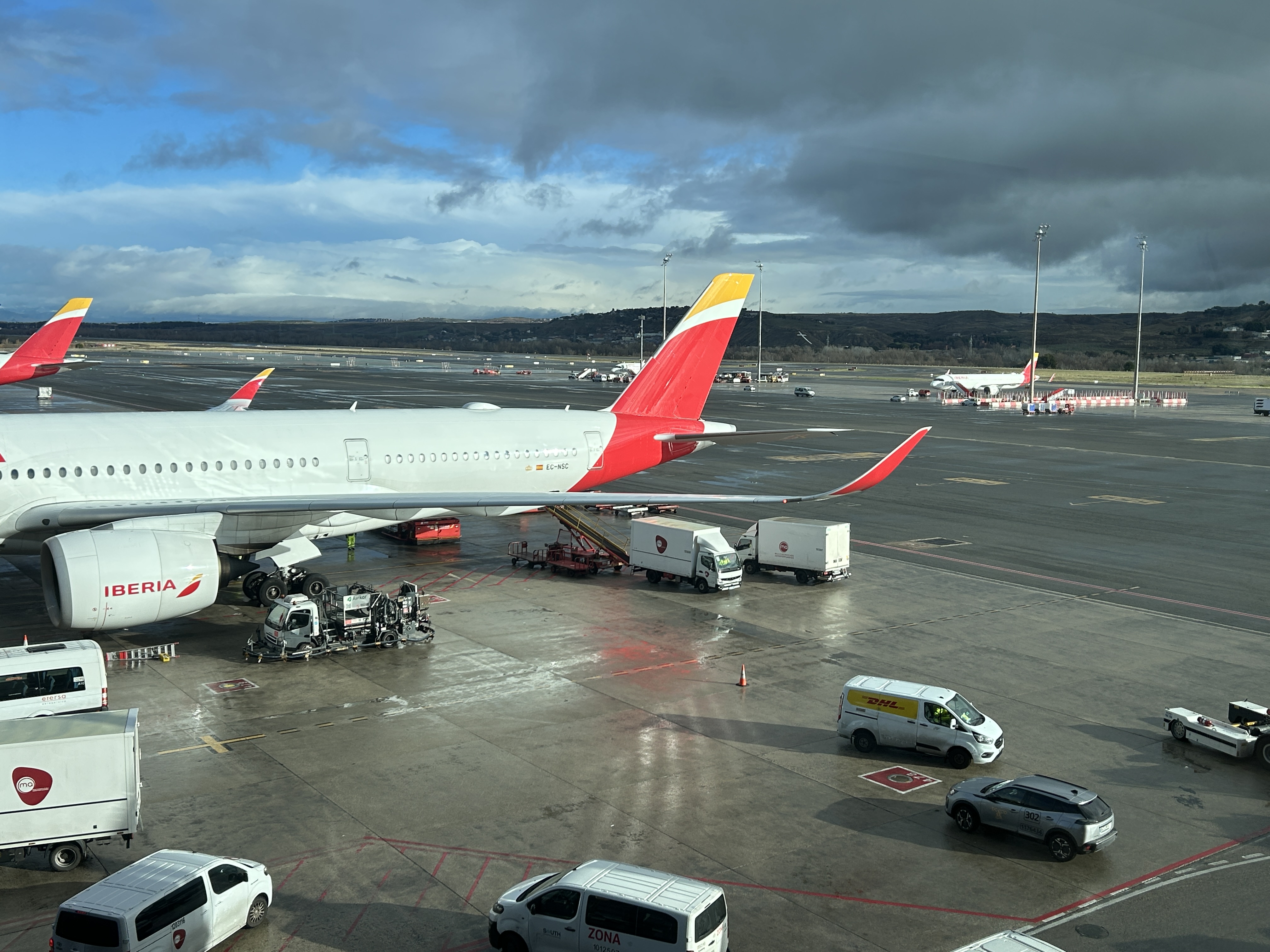 A view of Iberia planes from the Neptuno lounge A view of Iberia planes from the Neptuno lounge