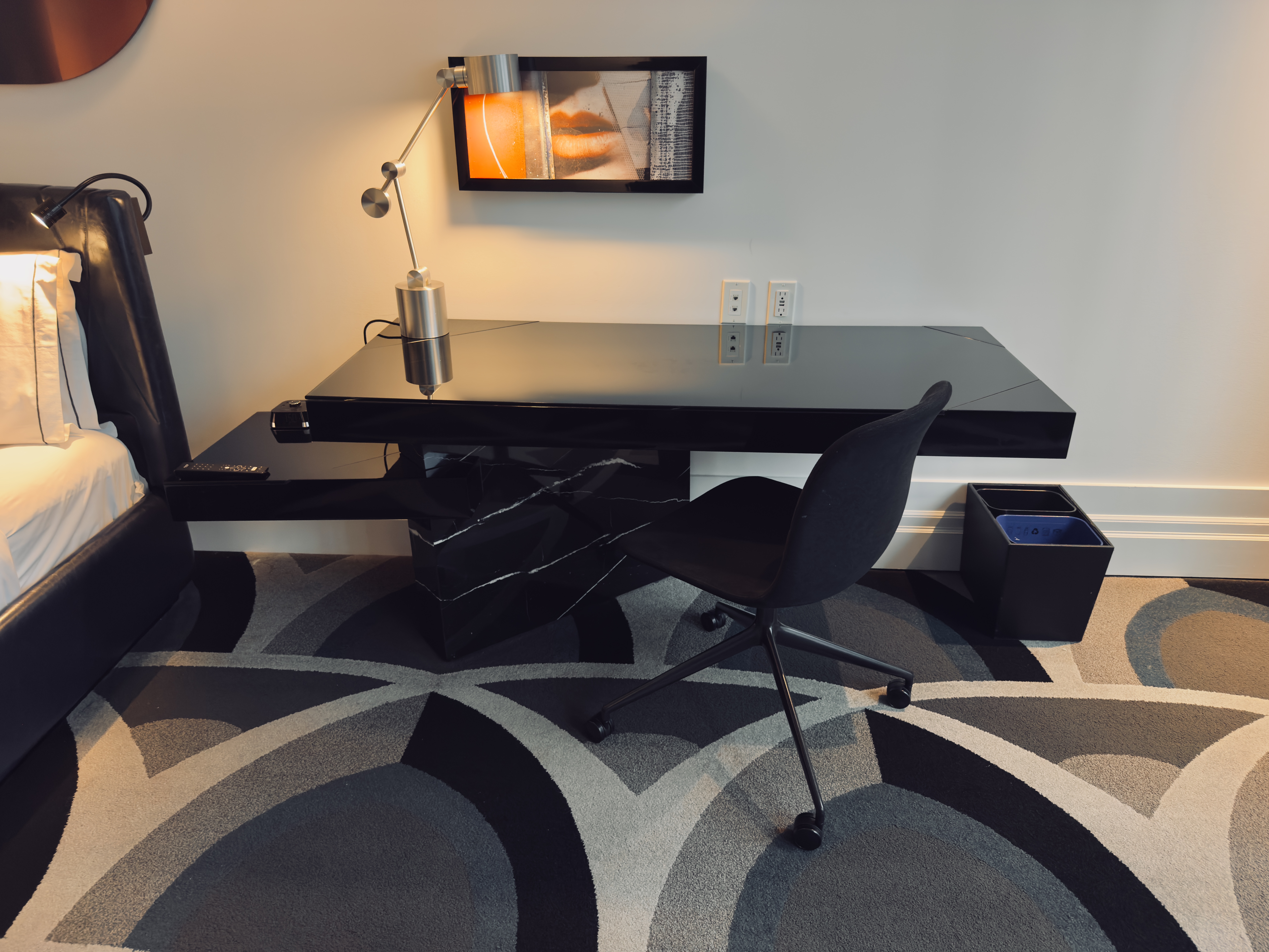 BISHA, a Luxury Collection Hotel, Toronto room workstattion BISHA, a Luxury Collection Hotel, Toronto room workstattion