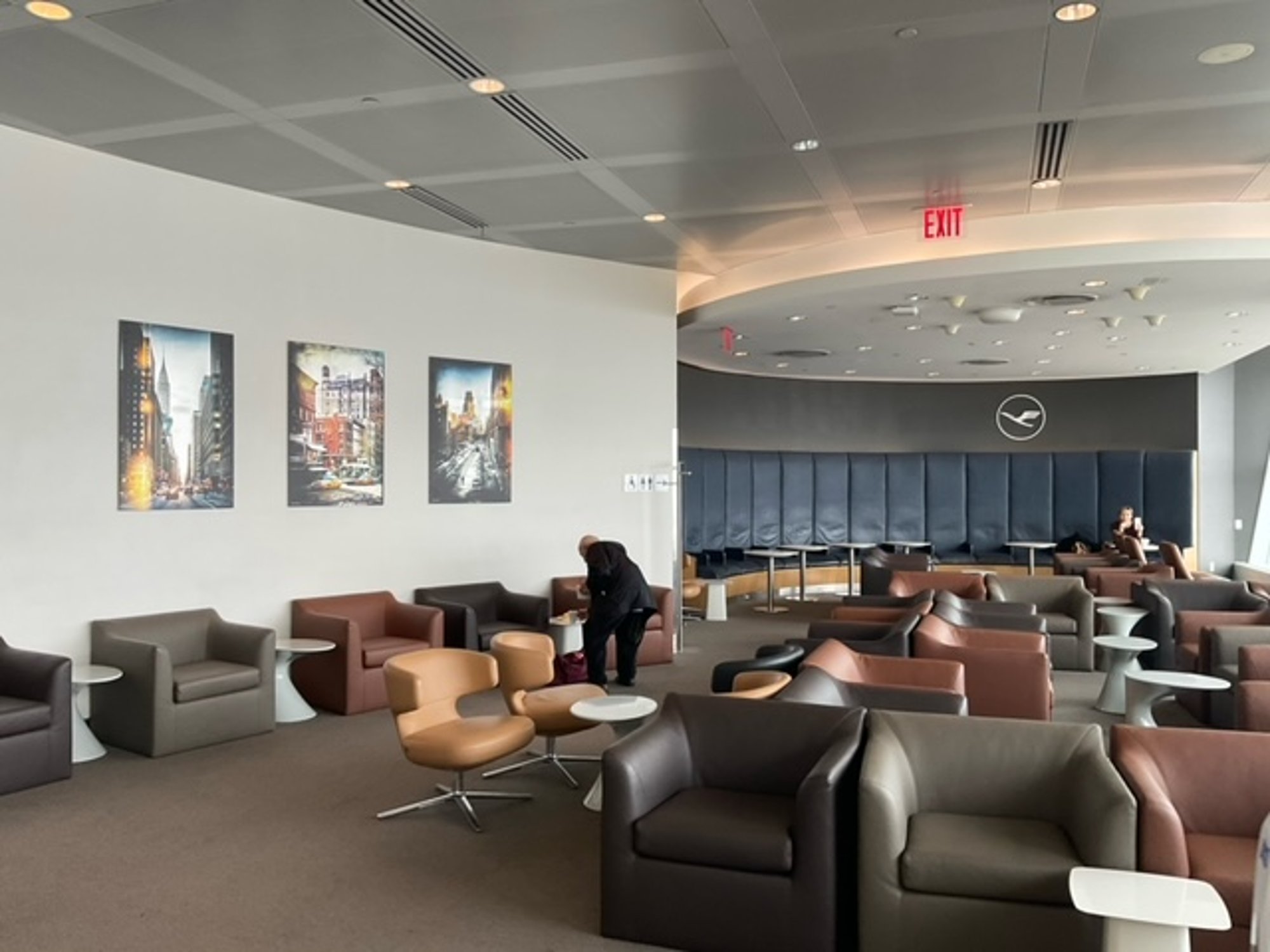 Lufthansa Business Class Lounge JFK JFK Lufthansa Lounge Amex
