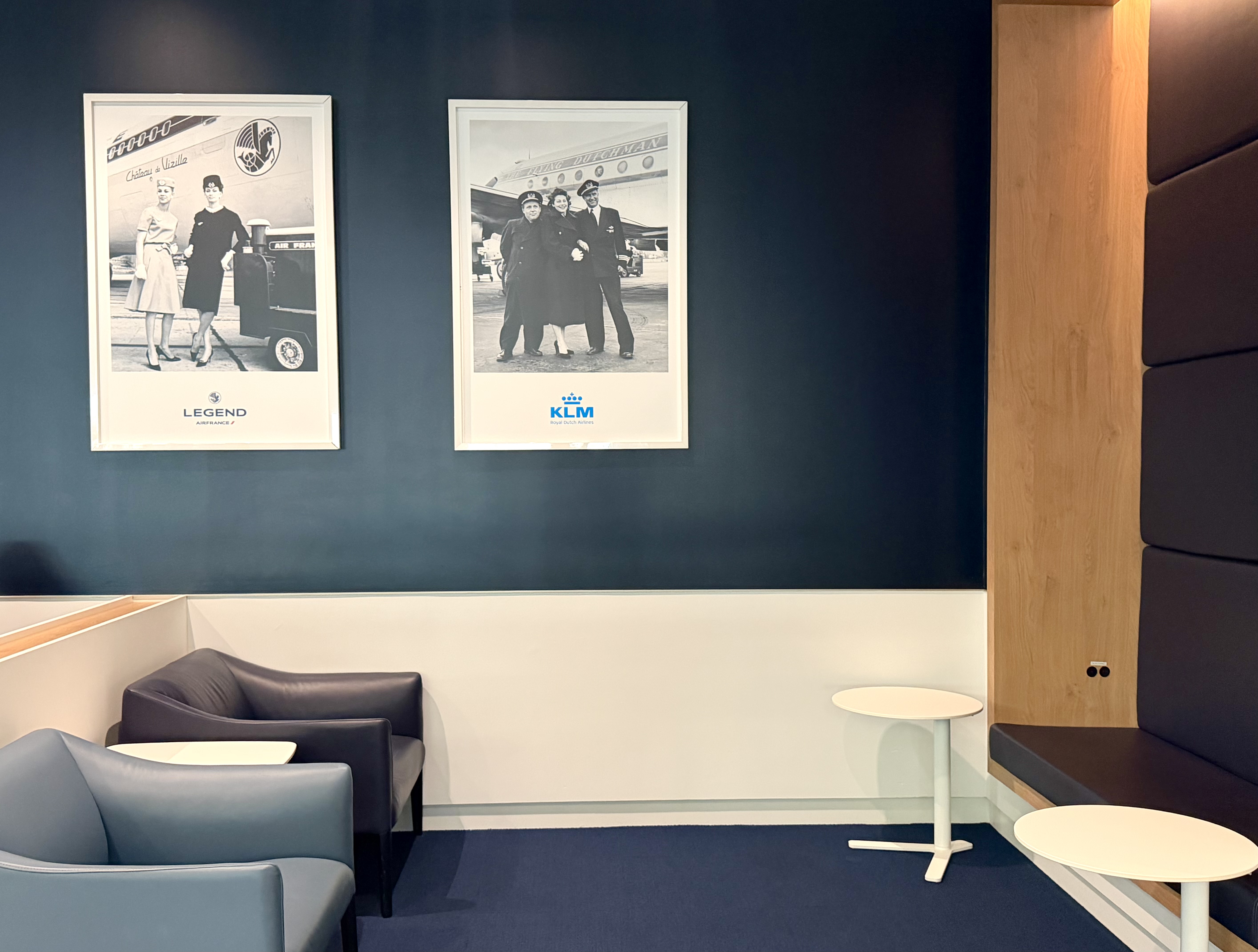 LAX Air France Lounge decoration