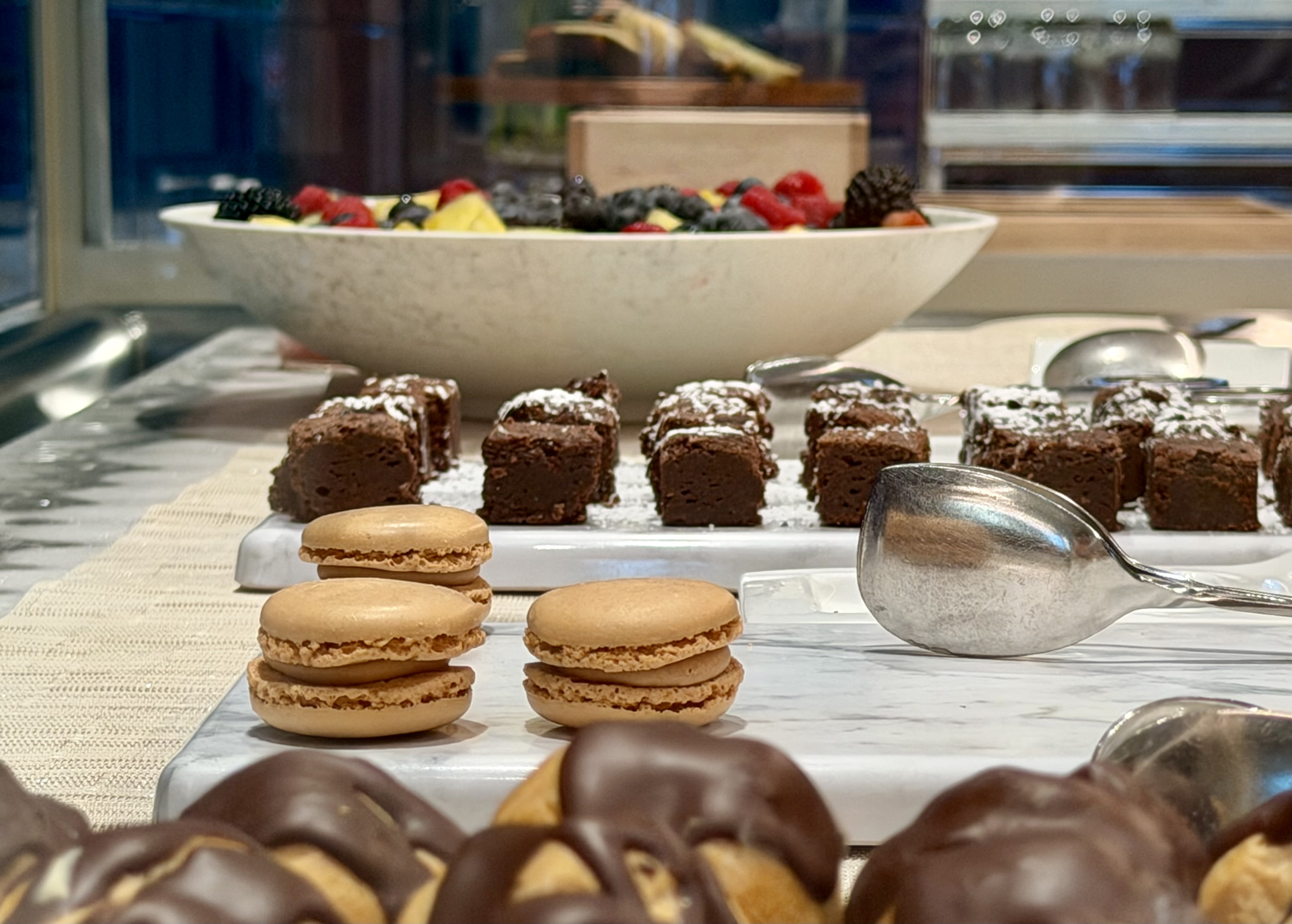 LAX Air France Lounge patisserie