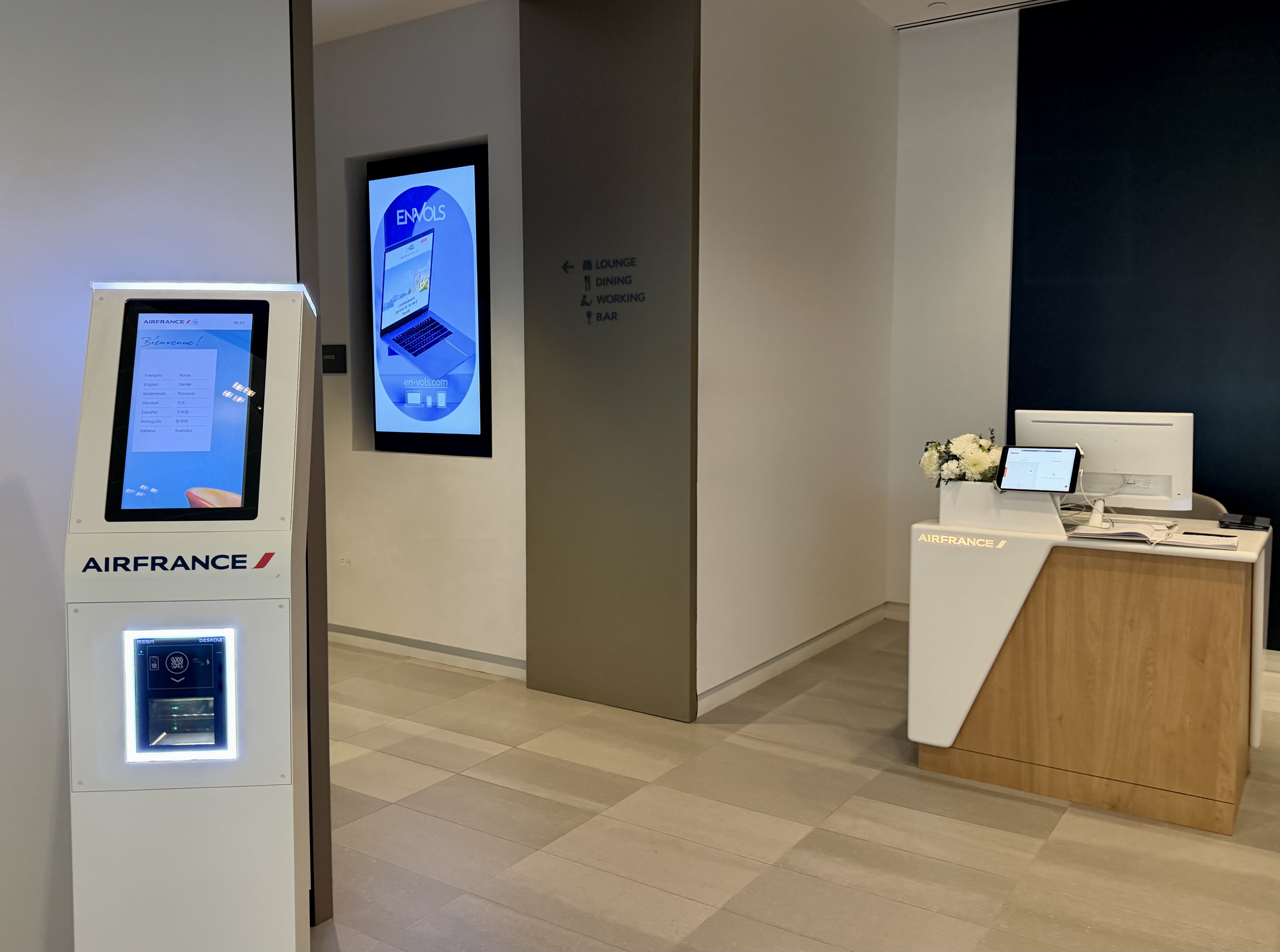 LAX Air France Lounge self check in LAX Air France Lounge self check in