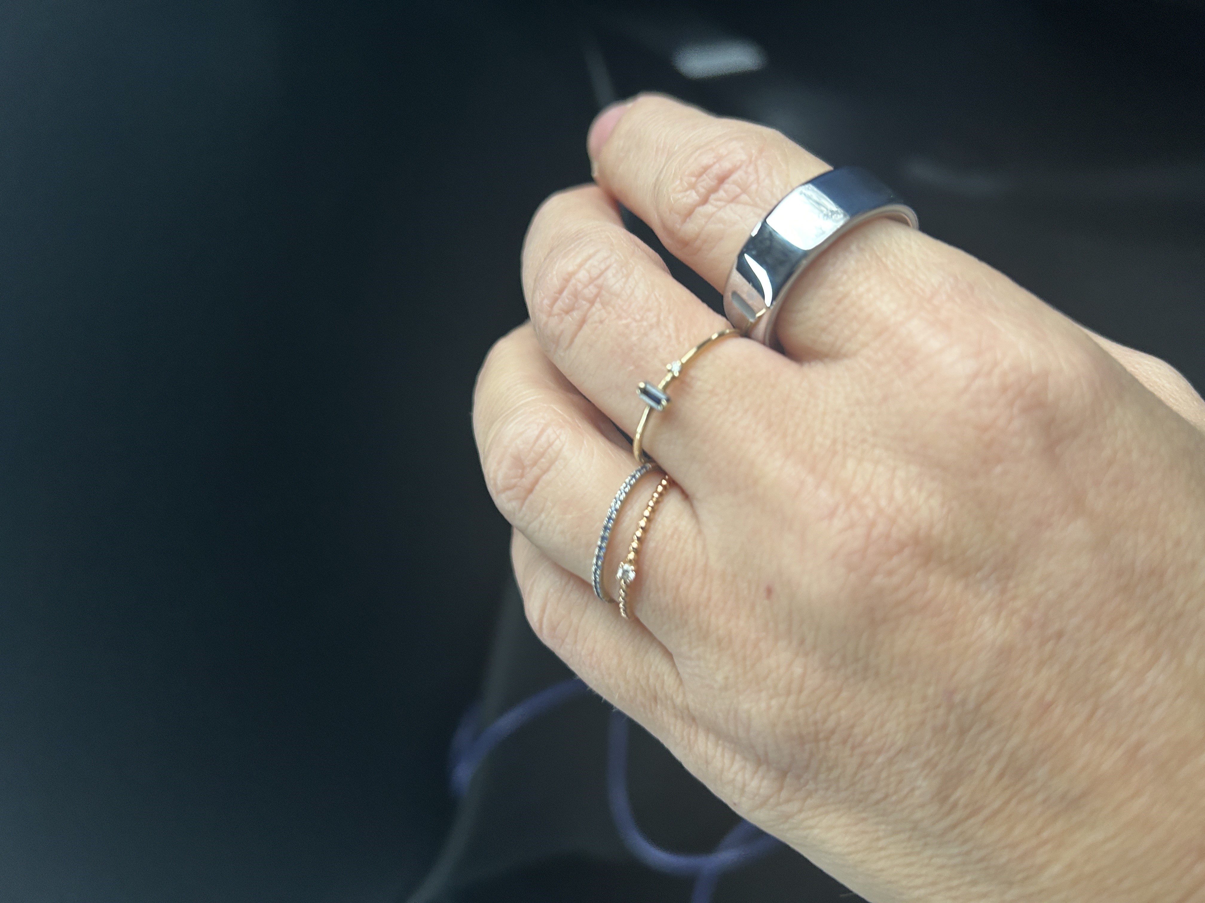 Oura Ring hand