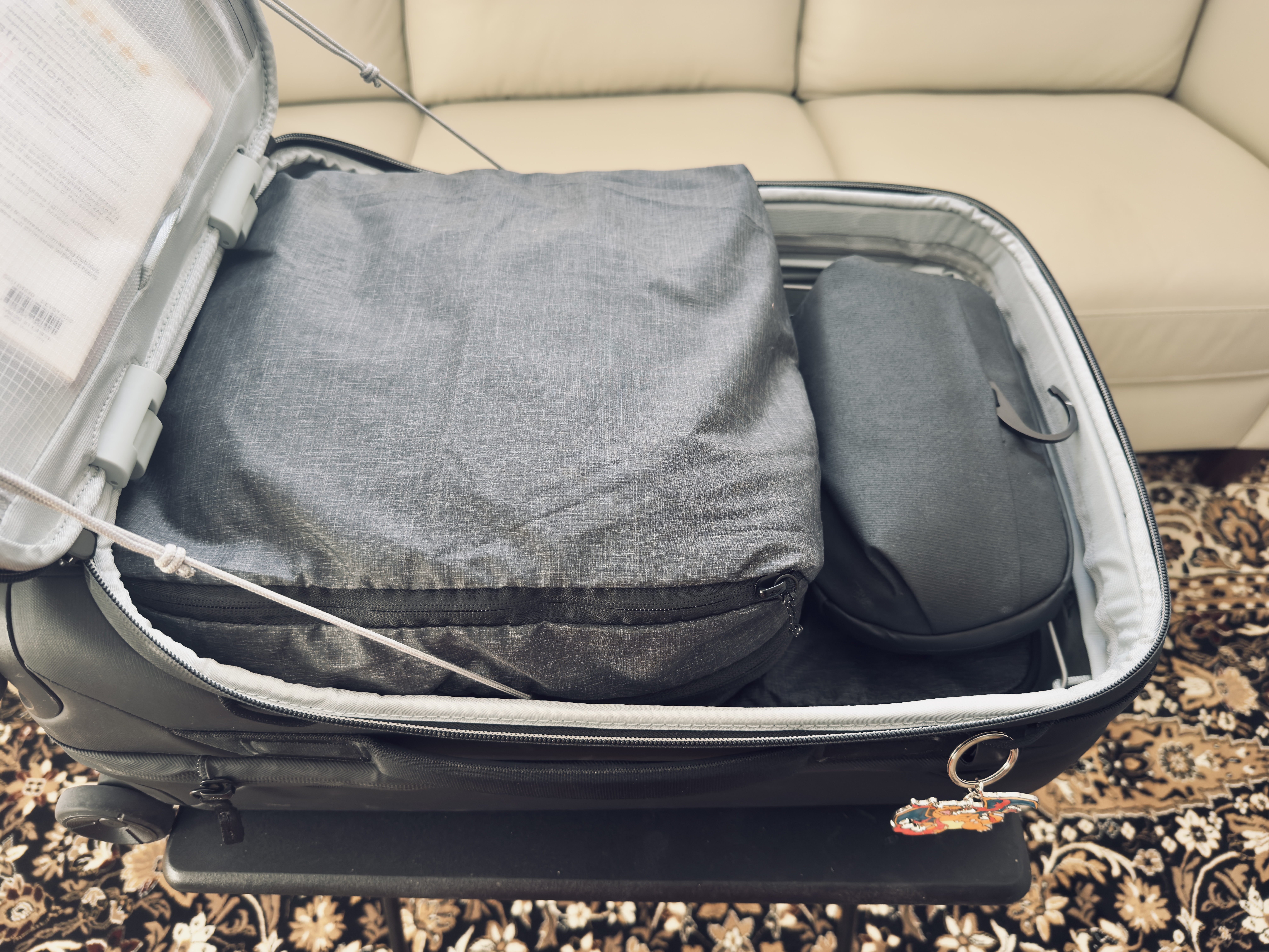 Peak Design Roller Pro Carry On bag packed Peak Design Roller Pro Carry On bag packed