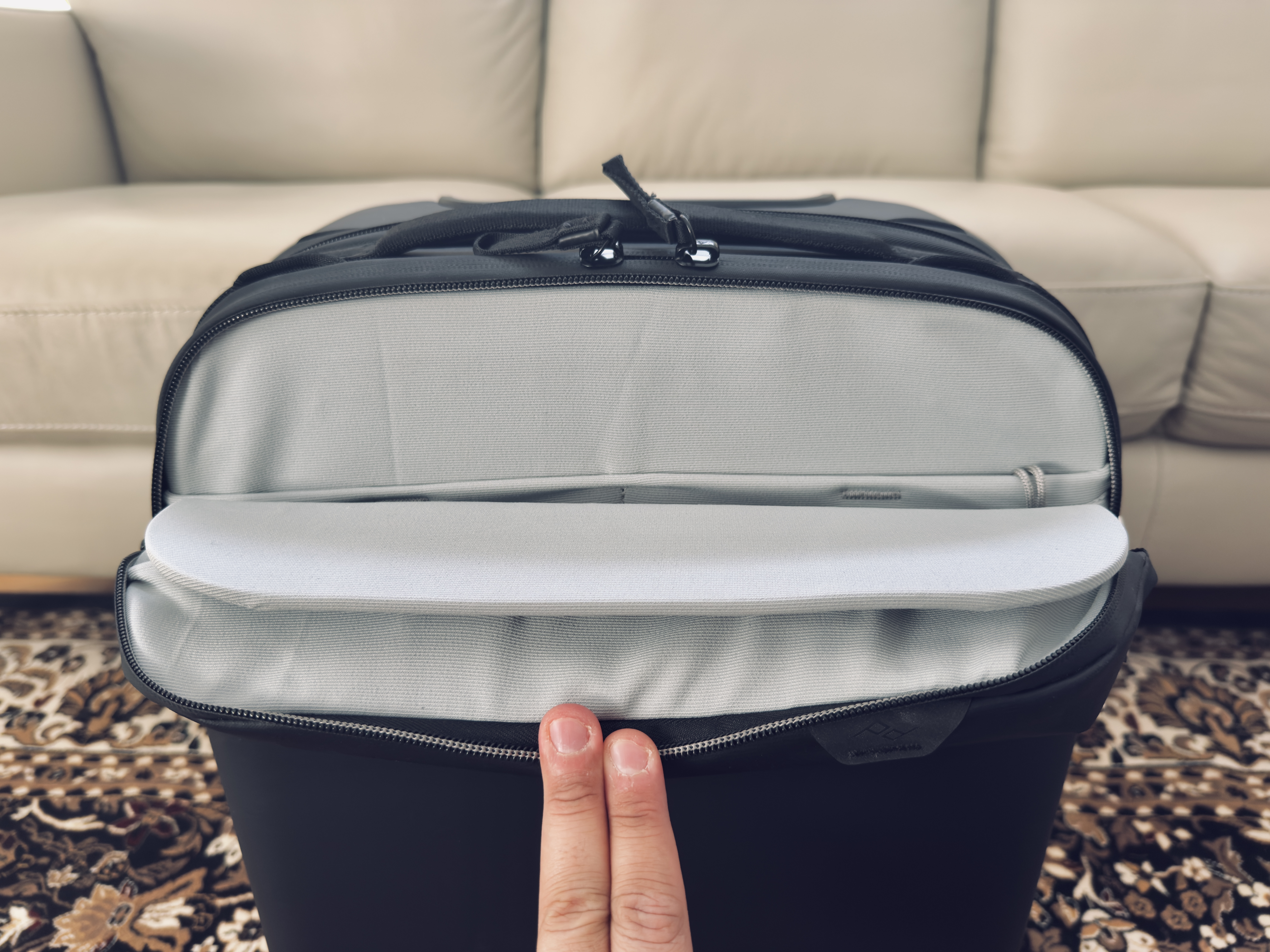 Peak Design Roller Pro Carry On front access pocket Peak Design Roller Pro Carry On front access pocket