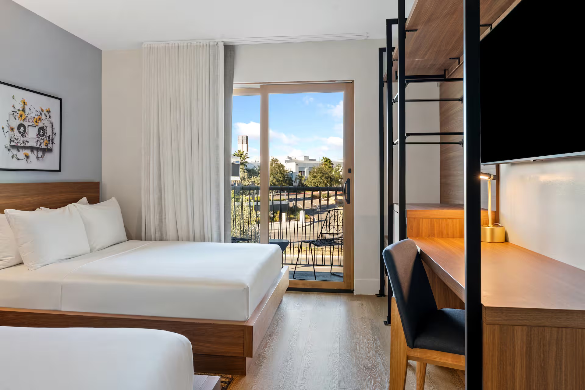 Anthem Los Angeles Room