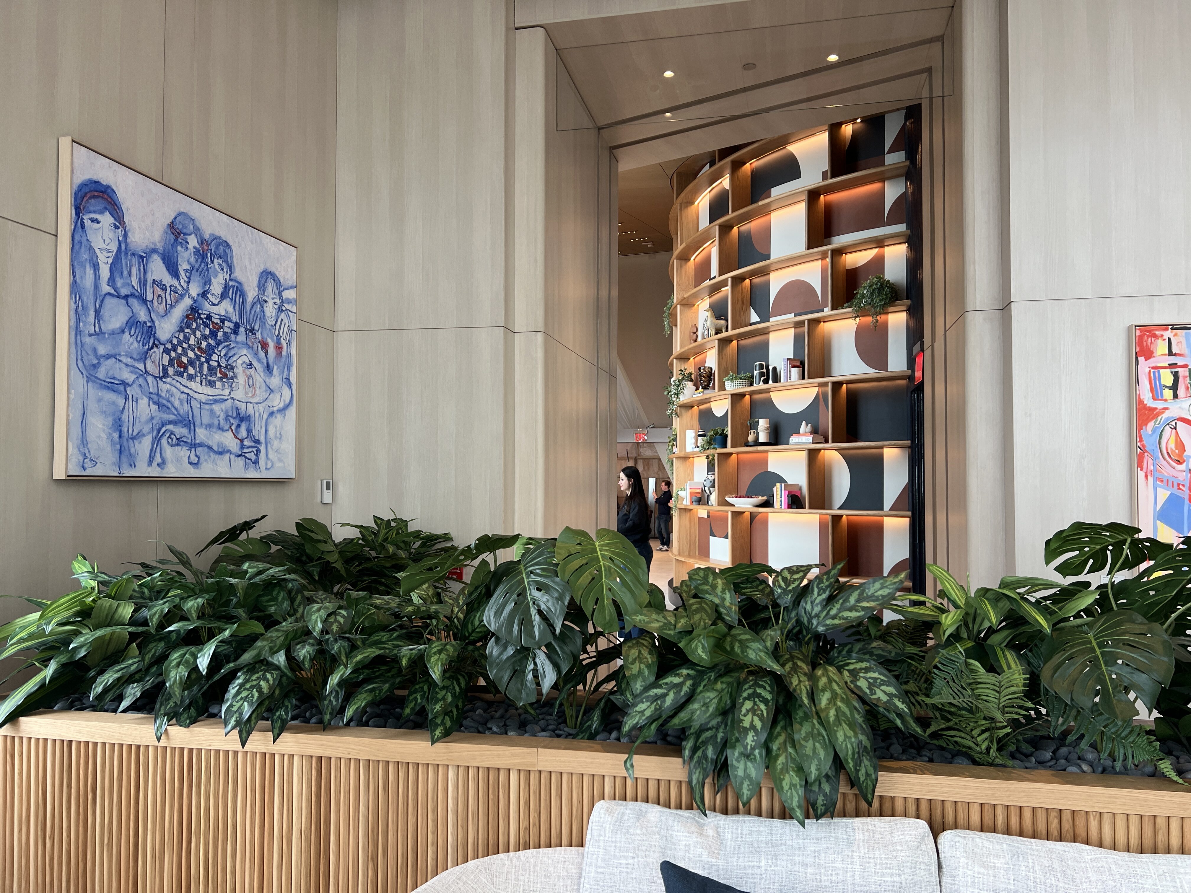 Capital One Lounge LGA Decor