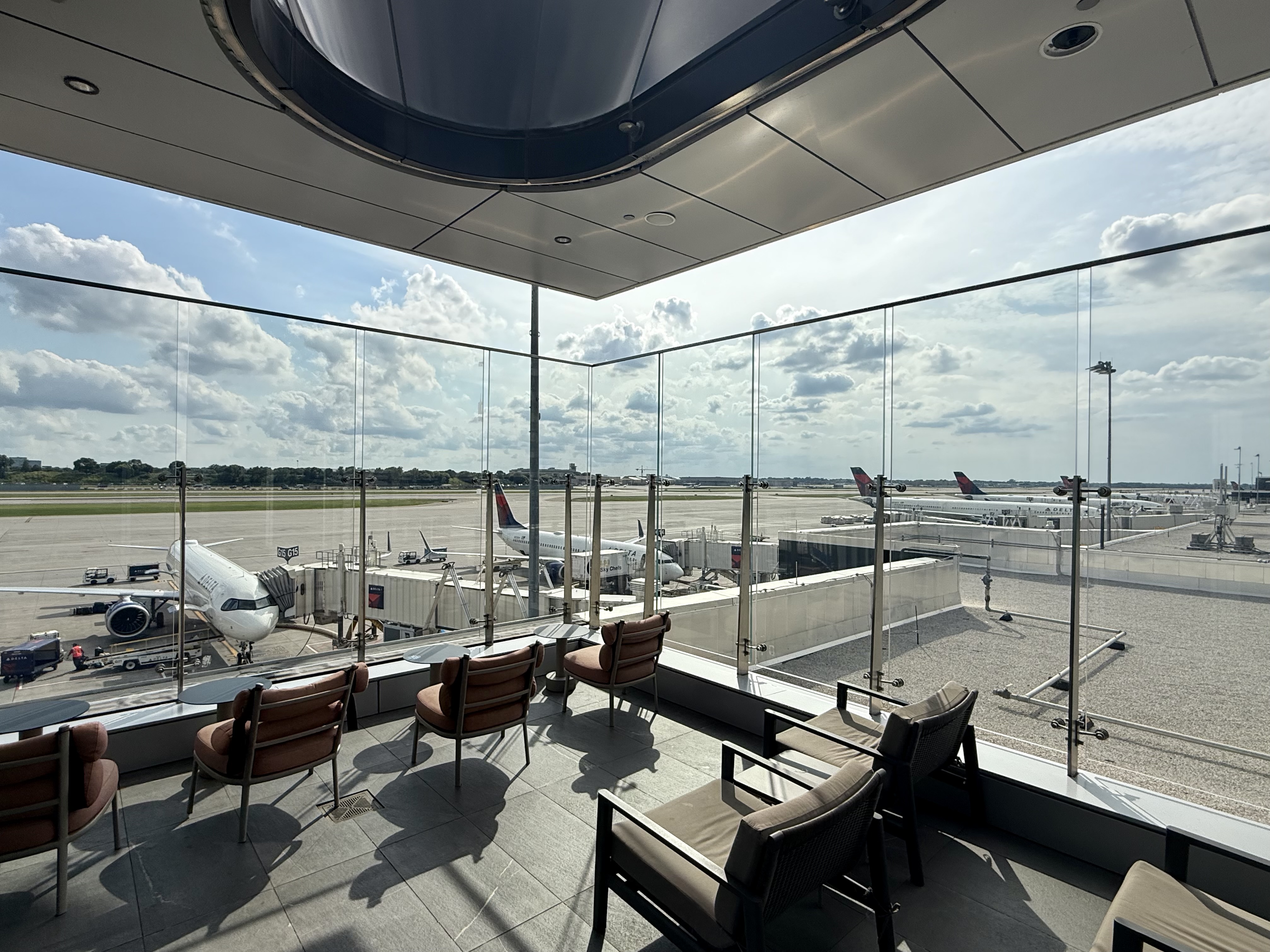 Delta Sky Club lounge Minneapolis Airport MSP Delta Sky Club lounge Minneapolis Airport MSP
