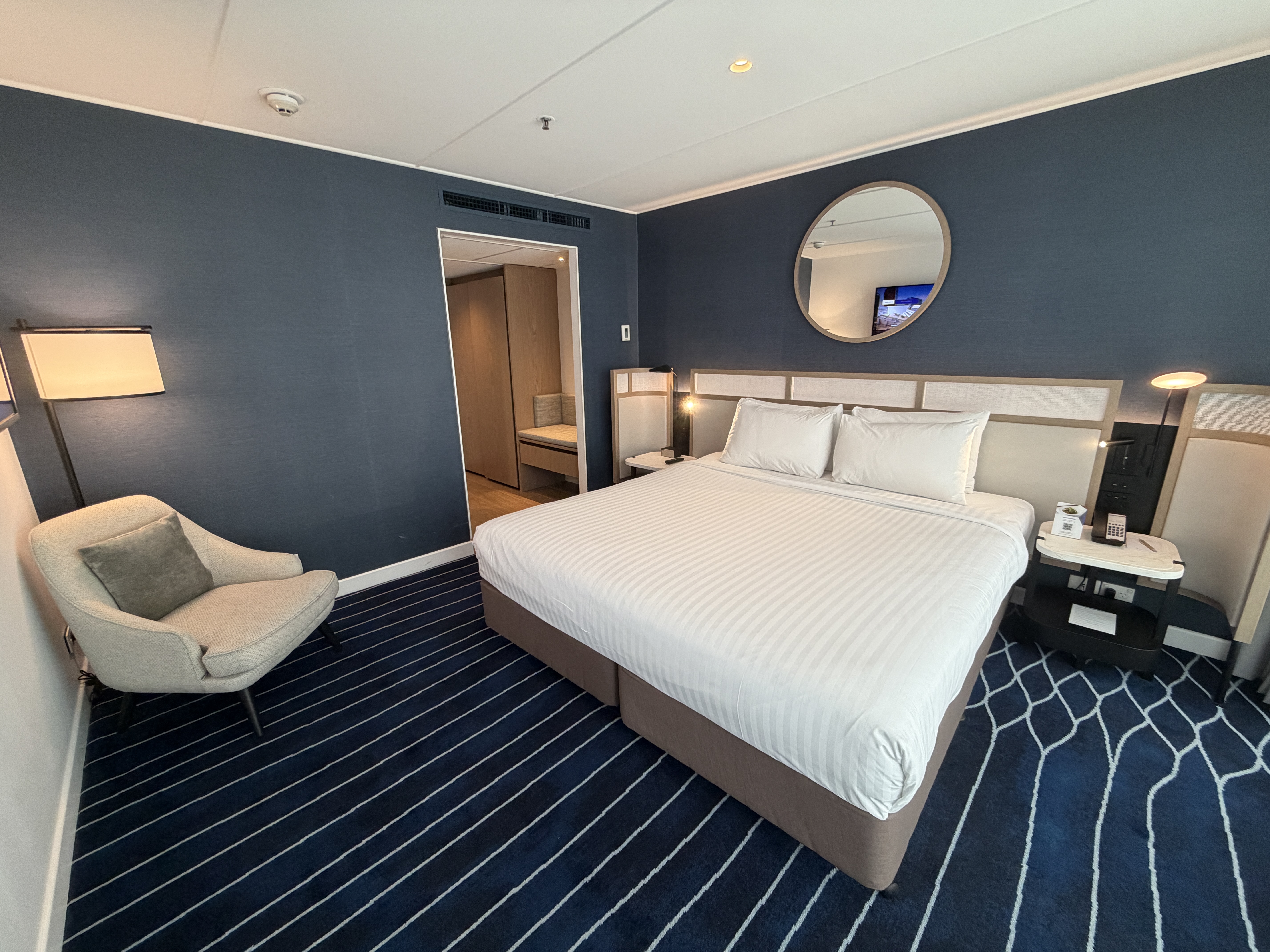 Hyatt Regency Sydney Suite Bedroom