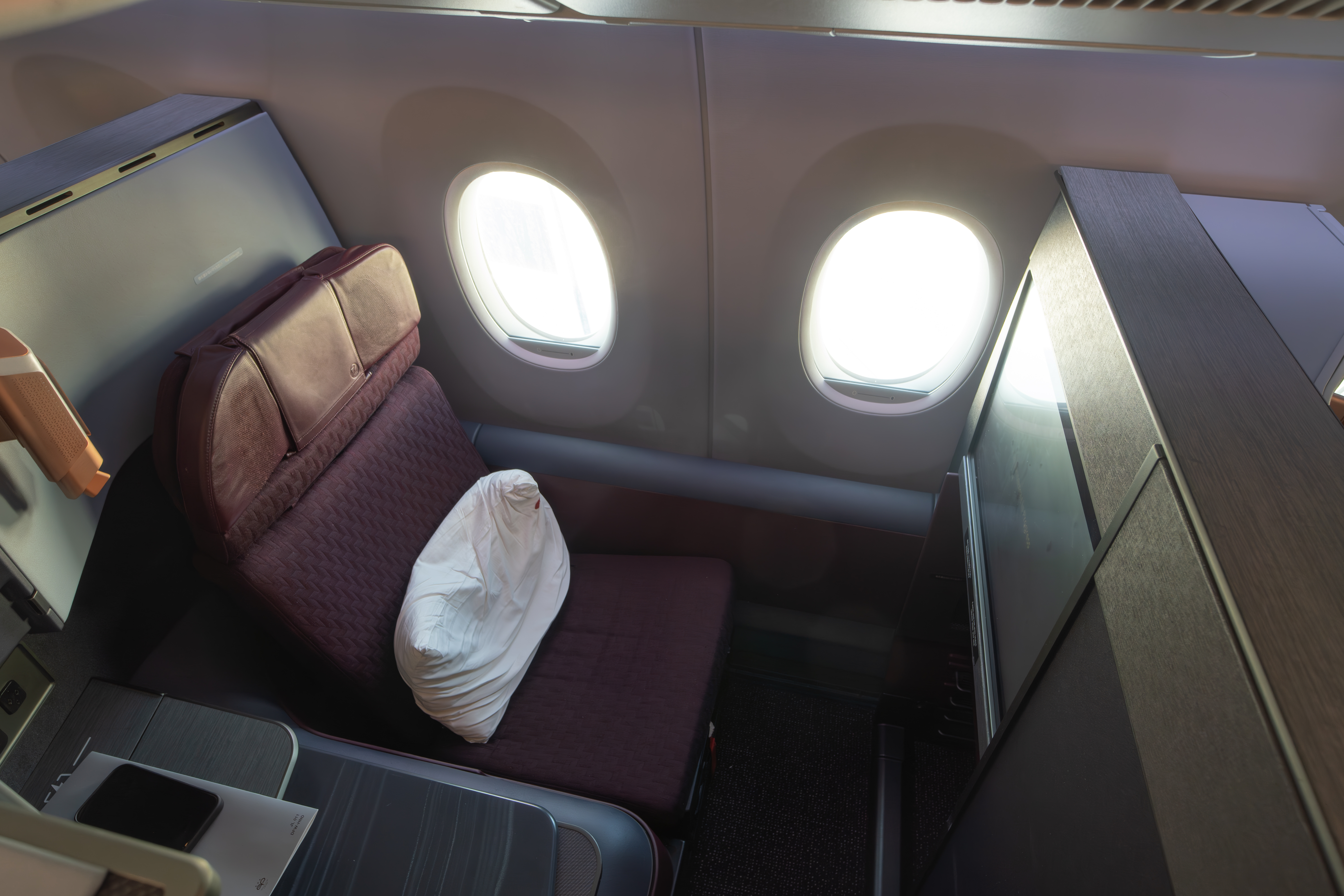 Japan Airlines a350 1000 business class seat with windows open Japan Airlines a350 1000 business class seat with windows open