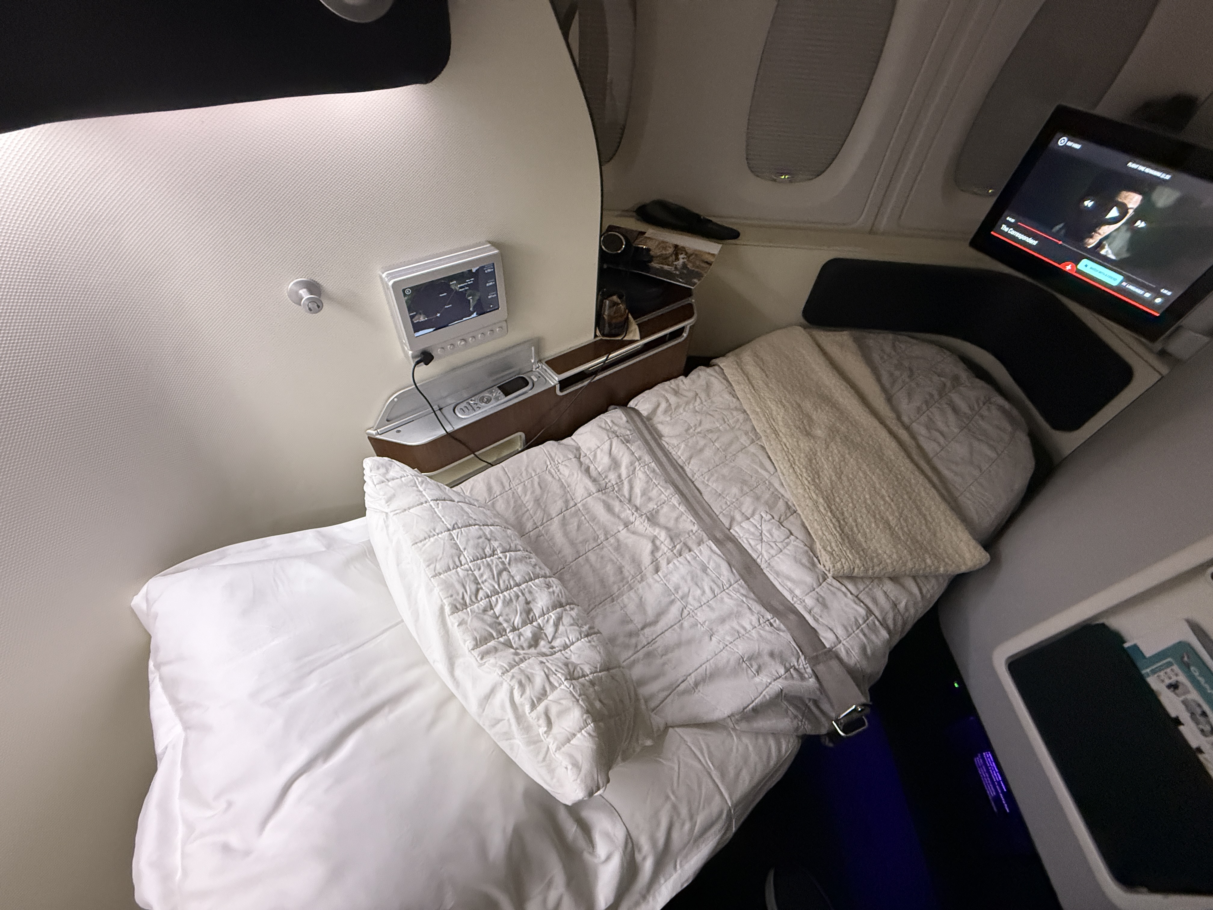 Qantas First Class Bed Qantas First Class Bed