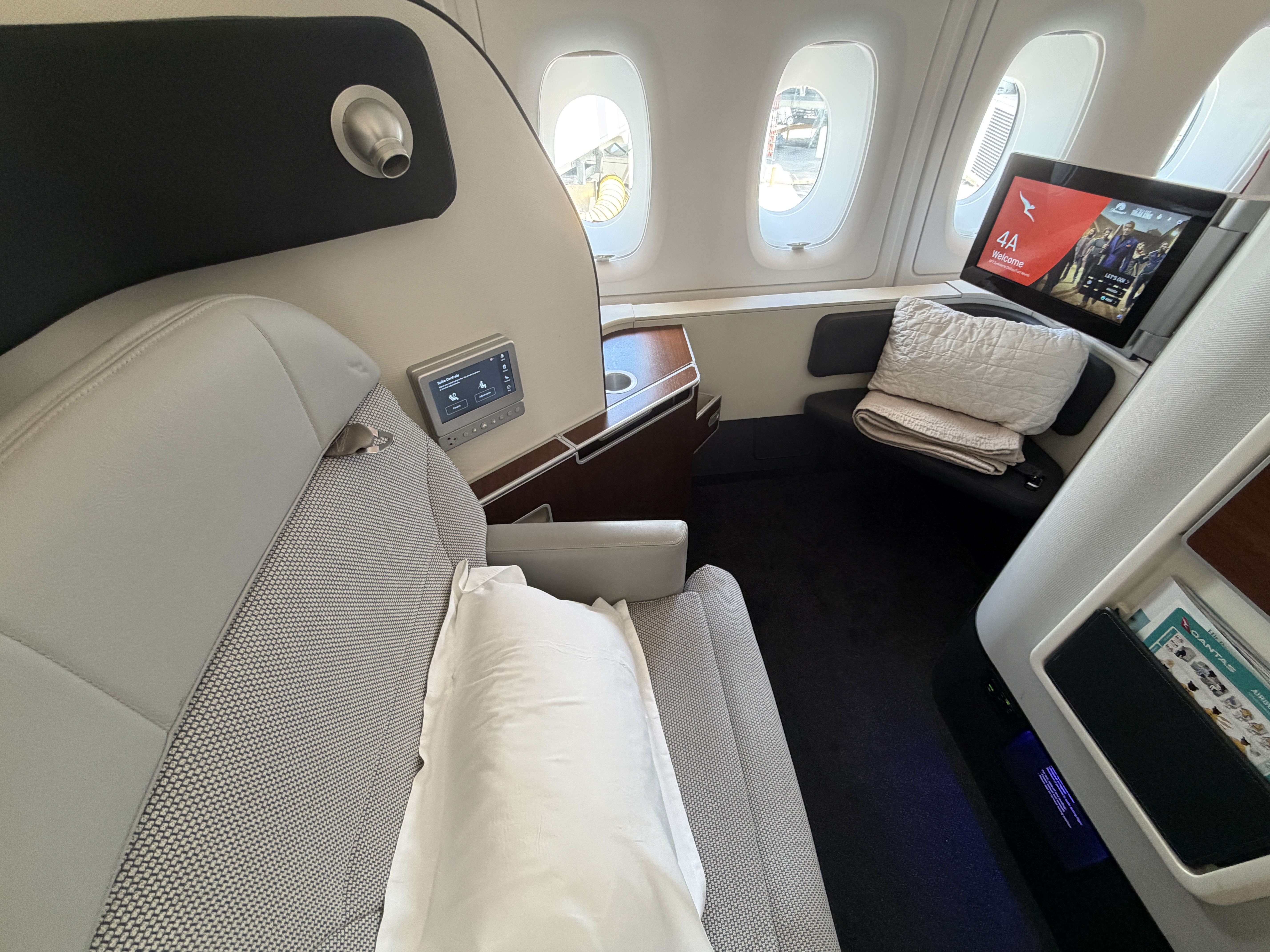 Qantas First Class Suite and Seat Qantas First Class Suite and Seat