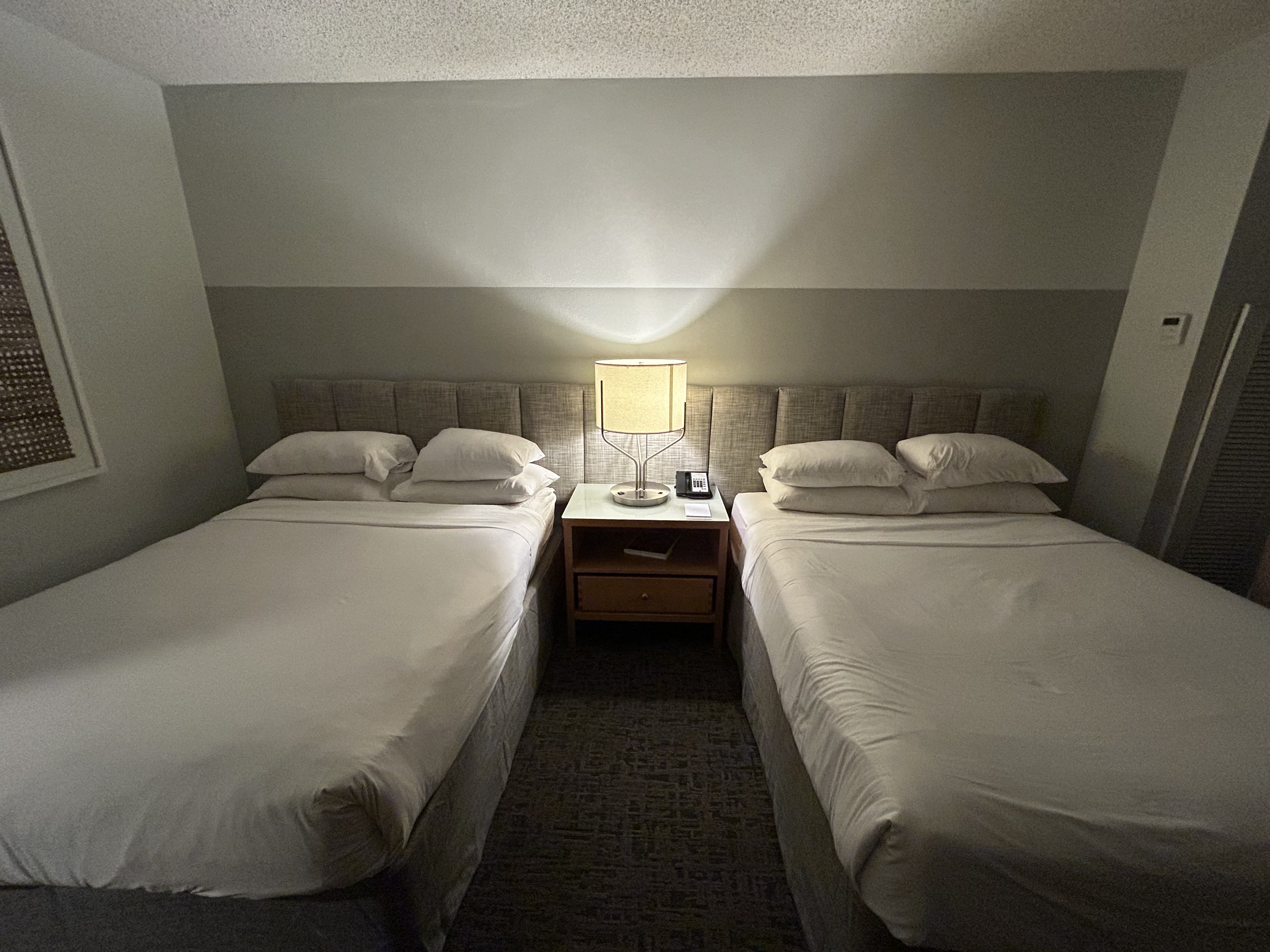 Renaissance Palm Springs room 3230 beds foot view