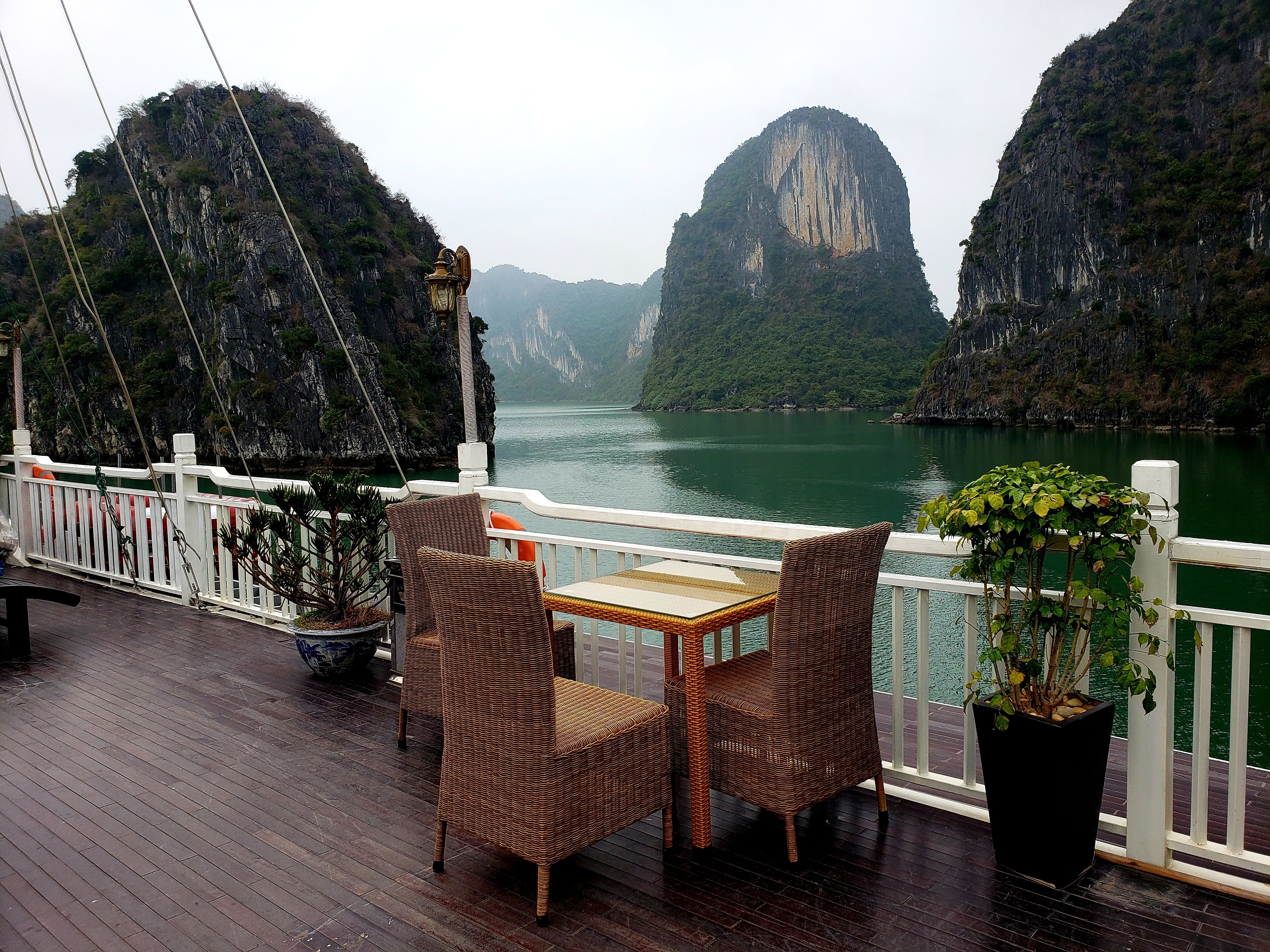 Ha Long Bay, Vietnam Boat View Ha Long Bay, Vietnam Boat View