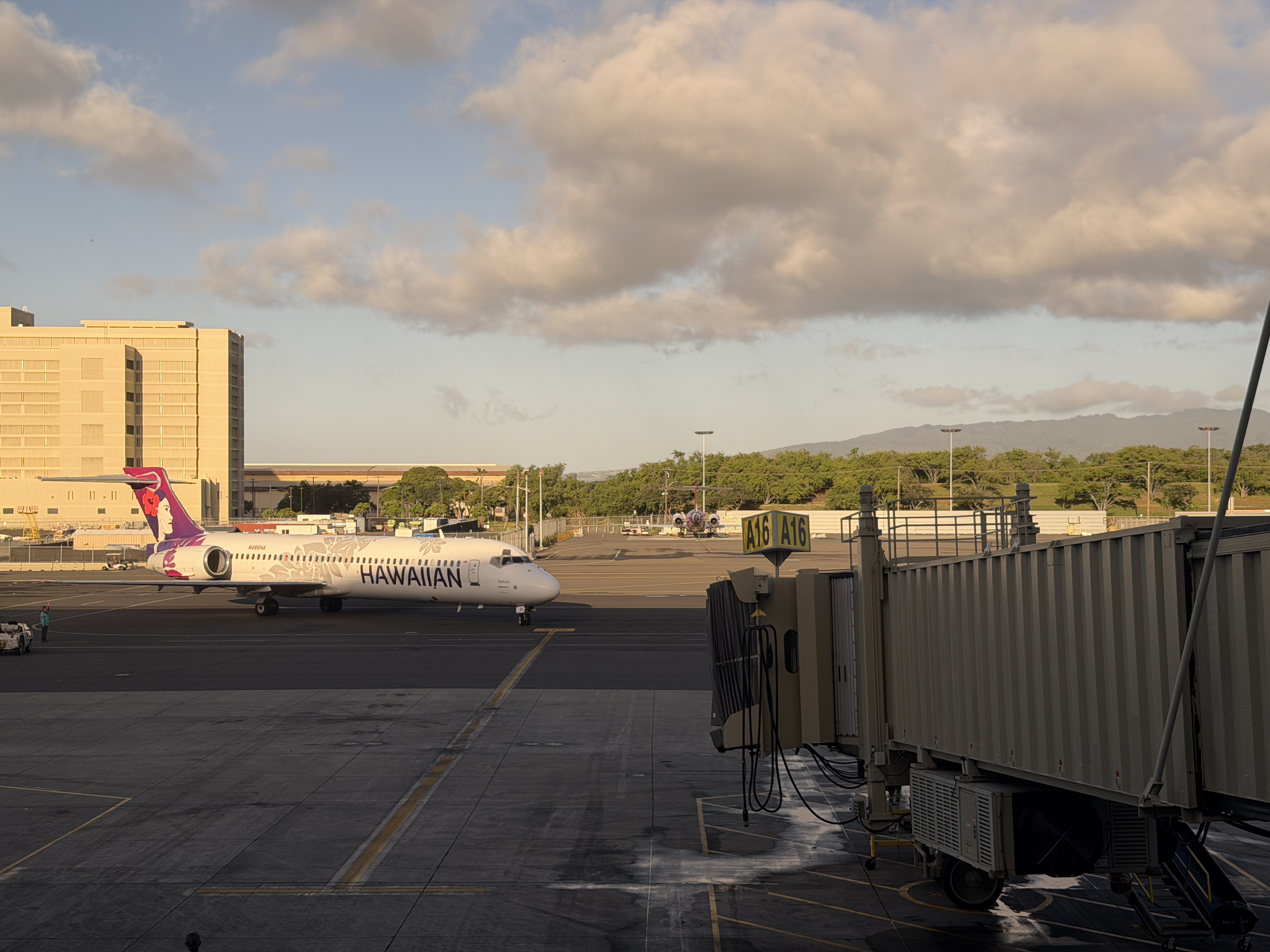 Hawaiian Airlines Boeing 717 Hawaiian Airlines Boeing 717