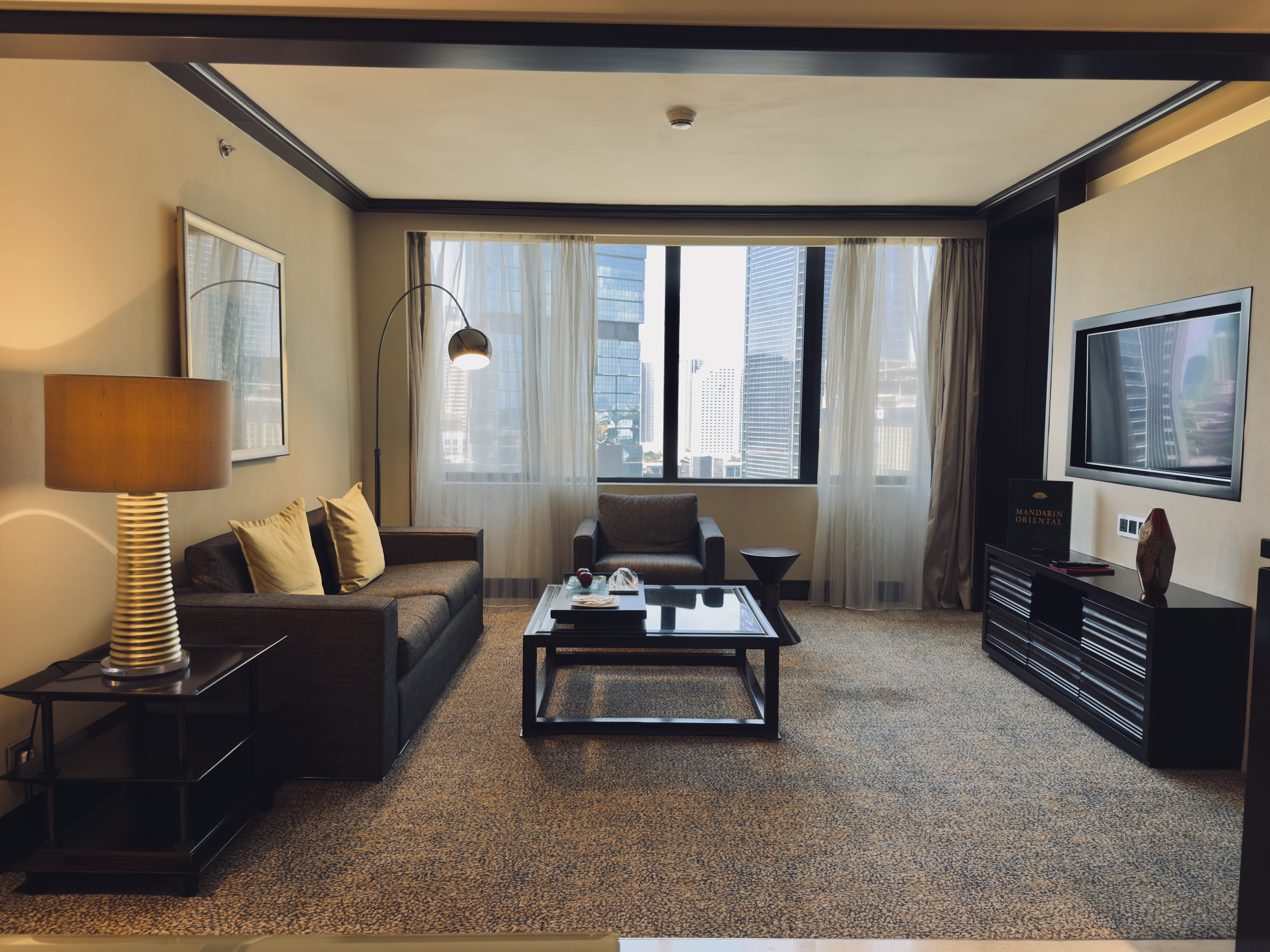 Mandarin Oriental, Jakarta suite living room Mandarin Oriental, Jakarta suite living room
