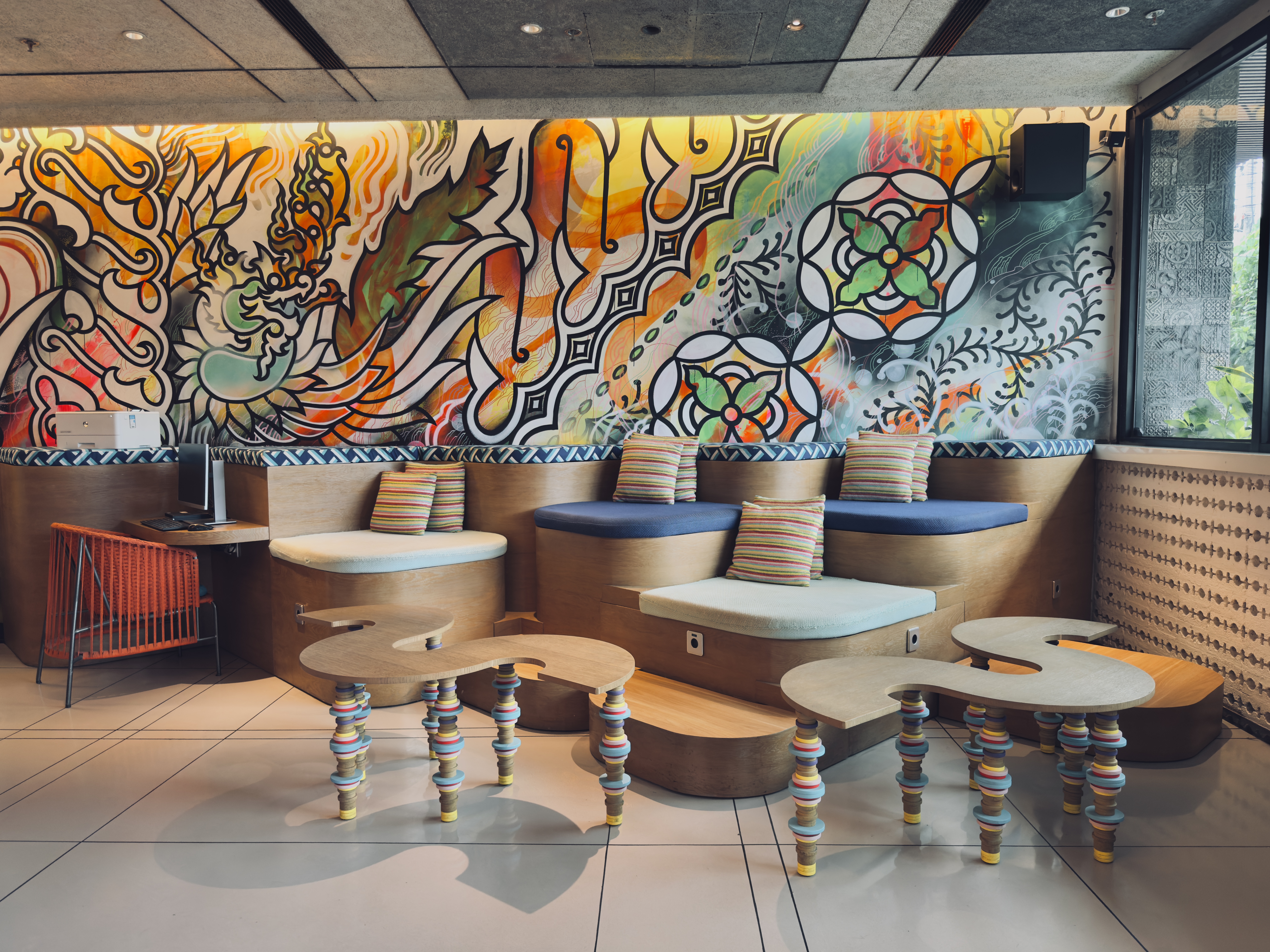 Aloft Bali Seminyak lobby seating
