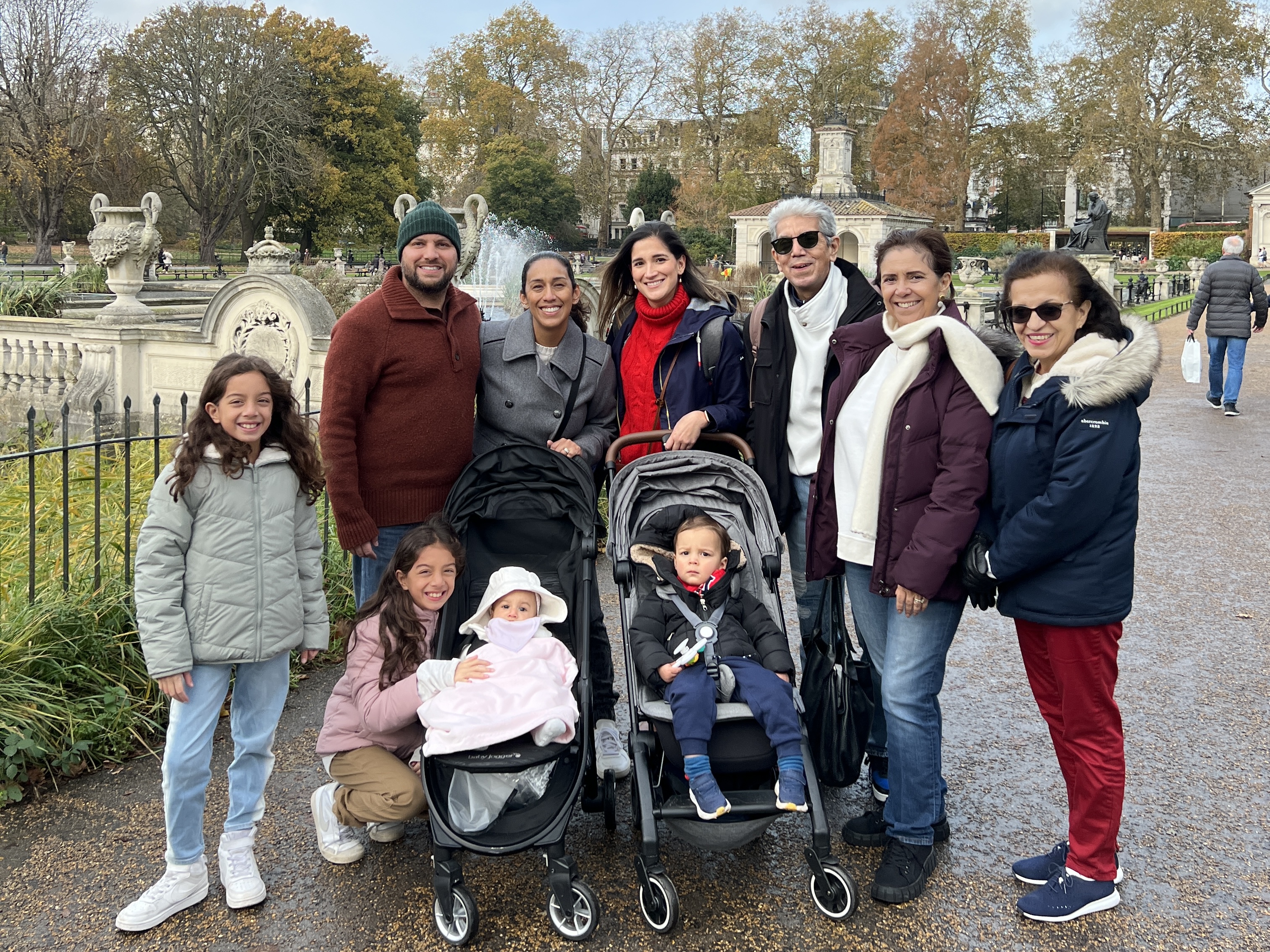 Family in Kensington Gardens London Family in Kensington Gardens London