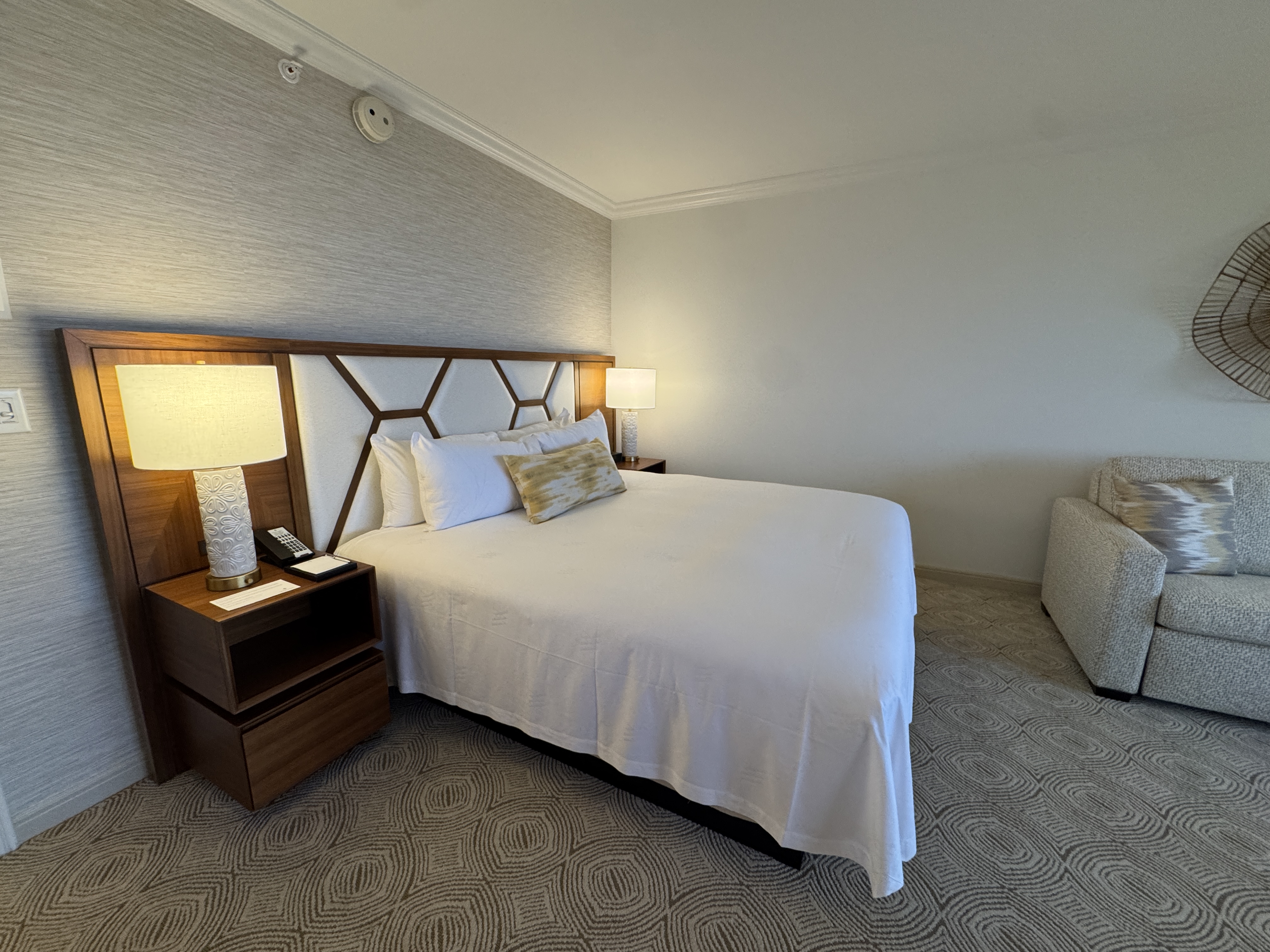 Grand Wailea renovated king room with bed