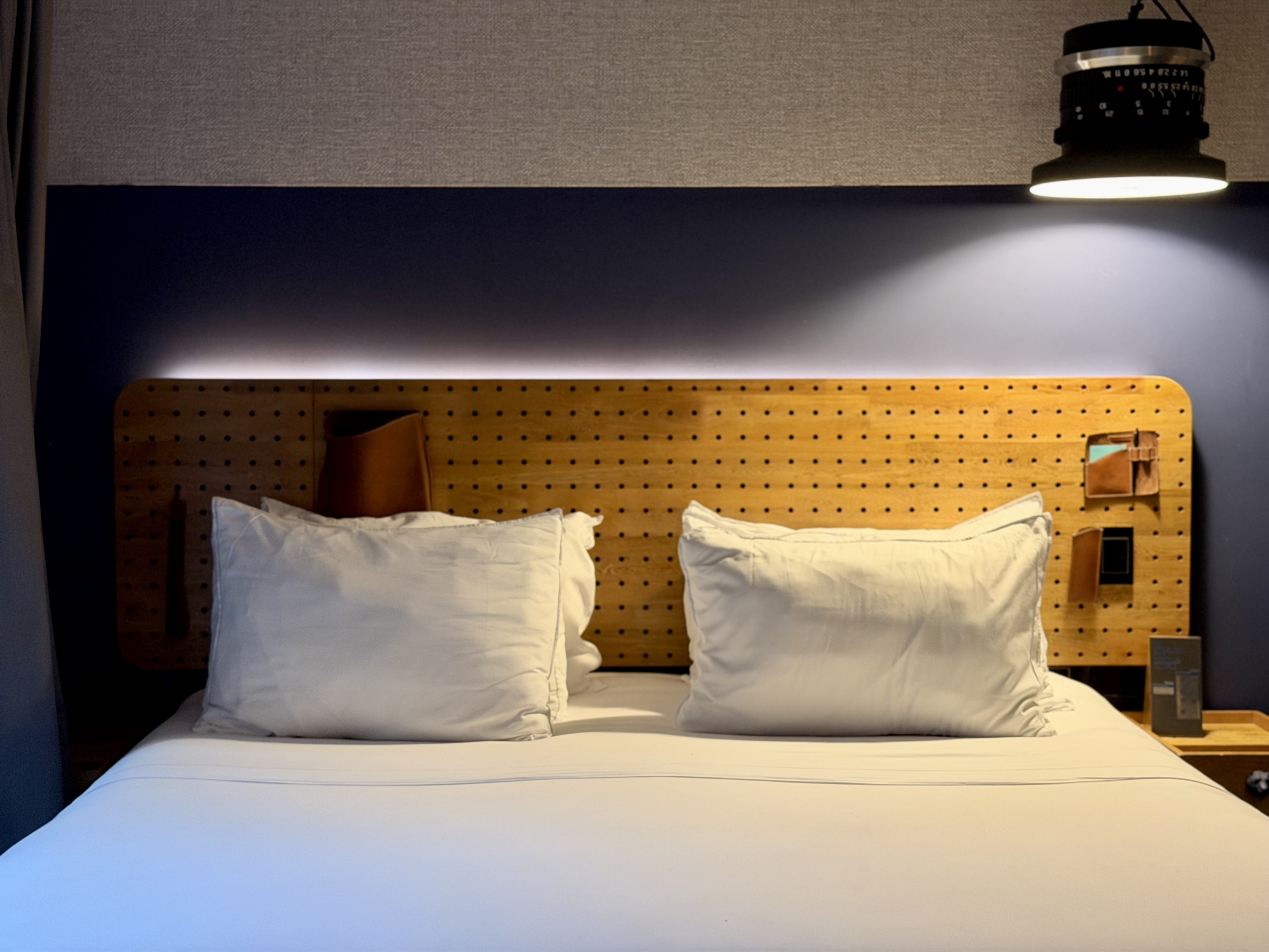 Hyatt Click Clack Medellin room bed