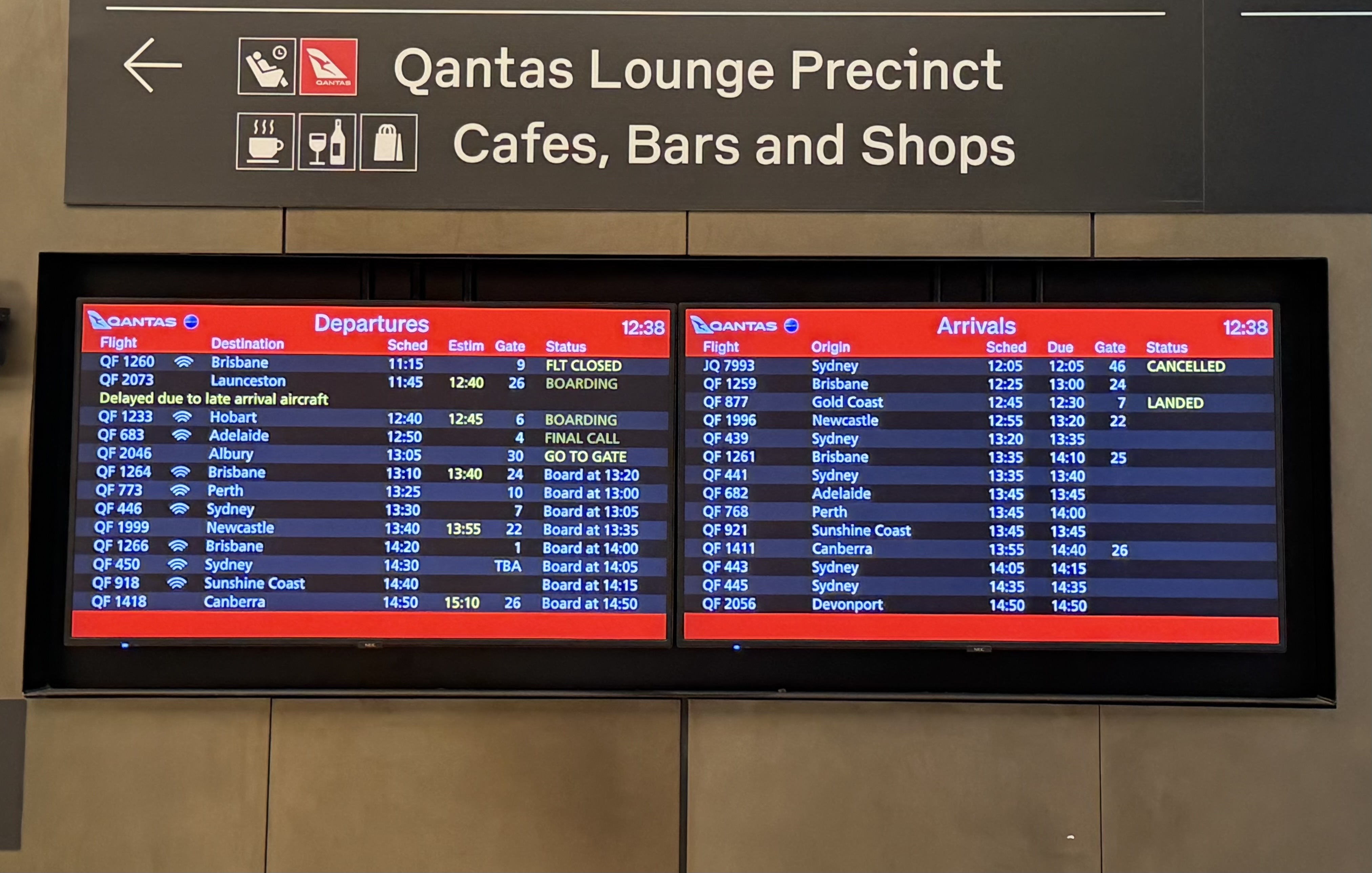 Qantas departure board Qantas departure board