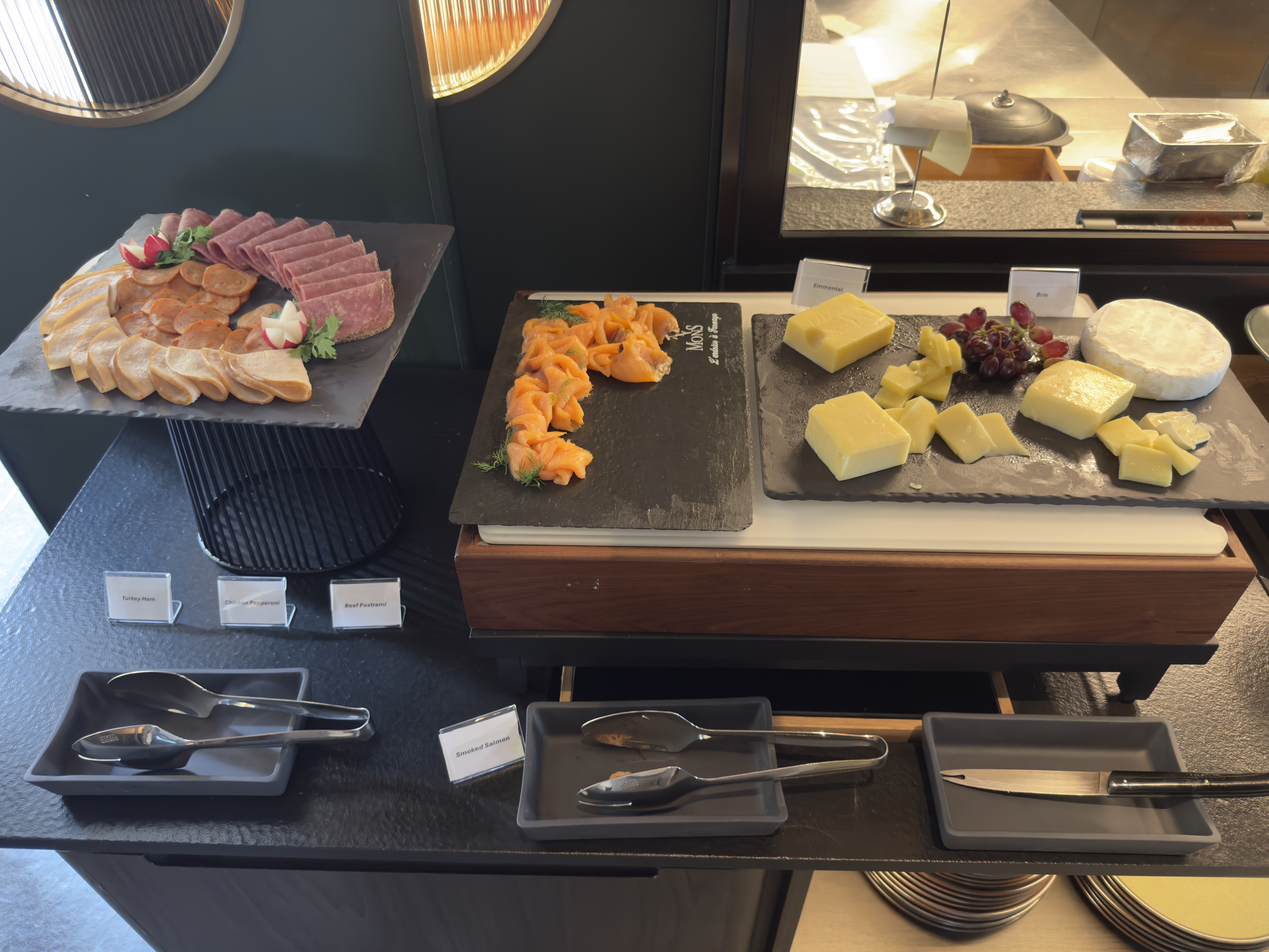 Varel Singapore breakfast meats
