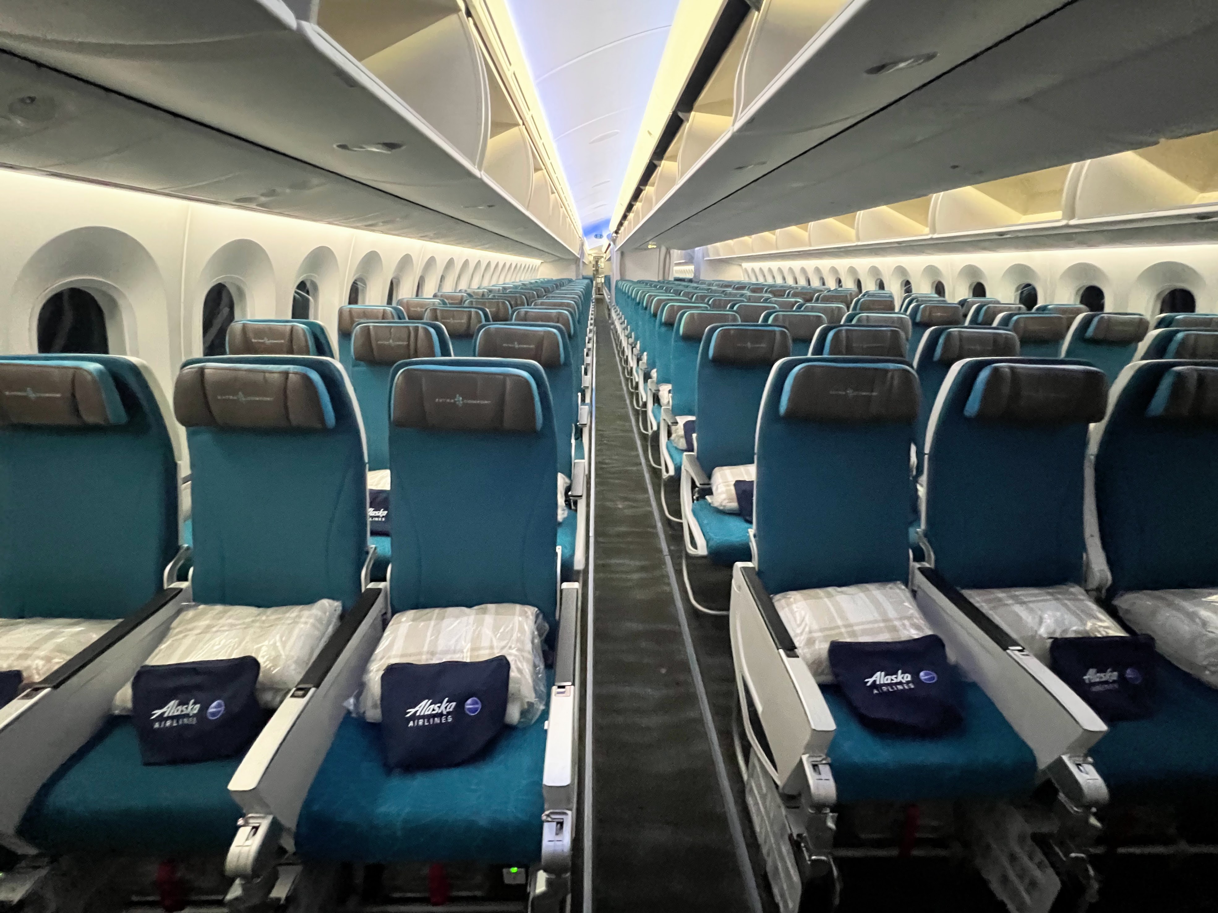 Alaska 787 9 Dreamliner economy cabin Alaska 787 9 Dreamliner economy cabin