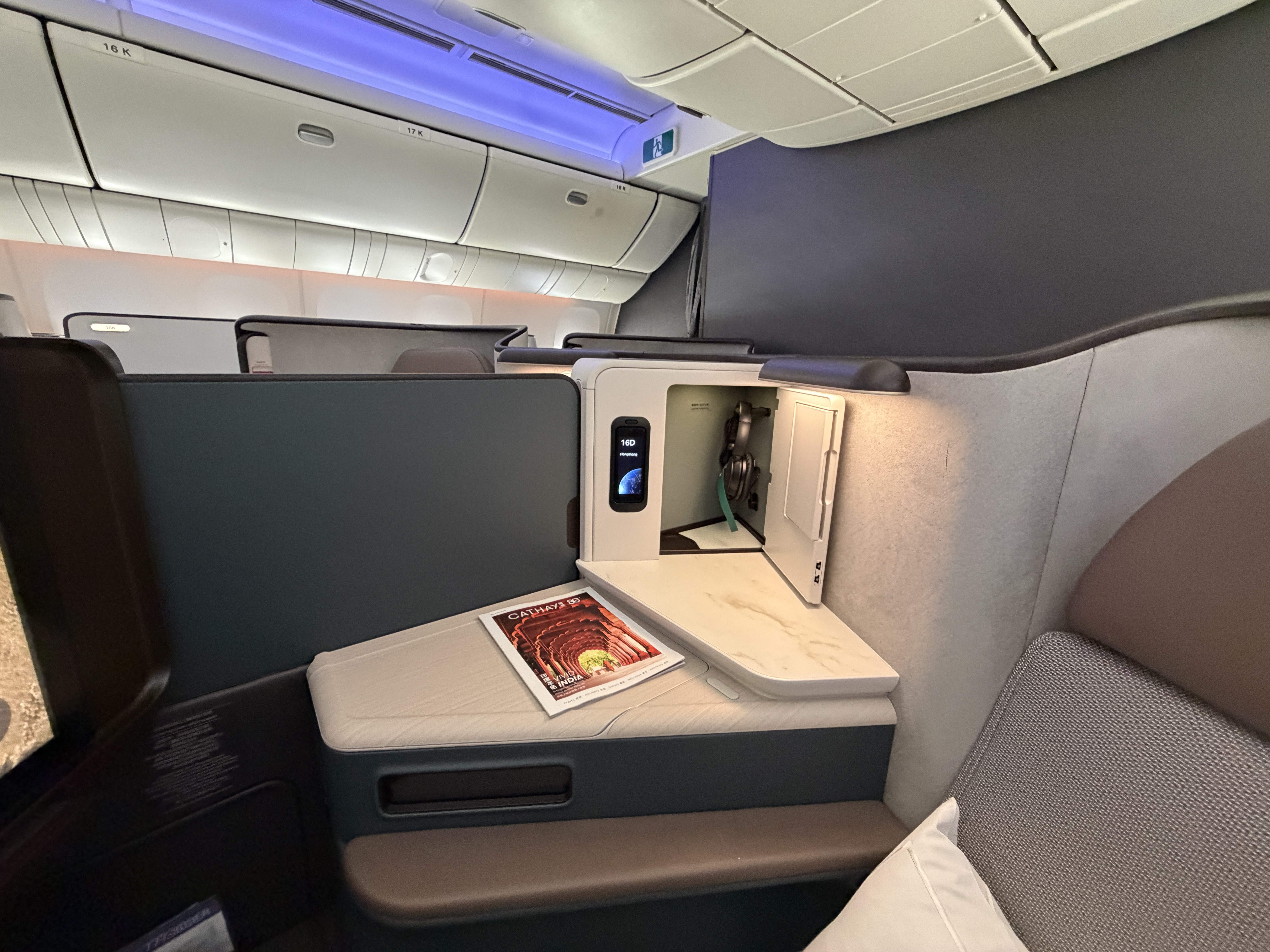 Cathay Pacific Aria Suites understated look