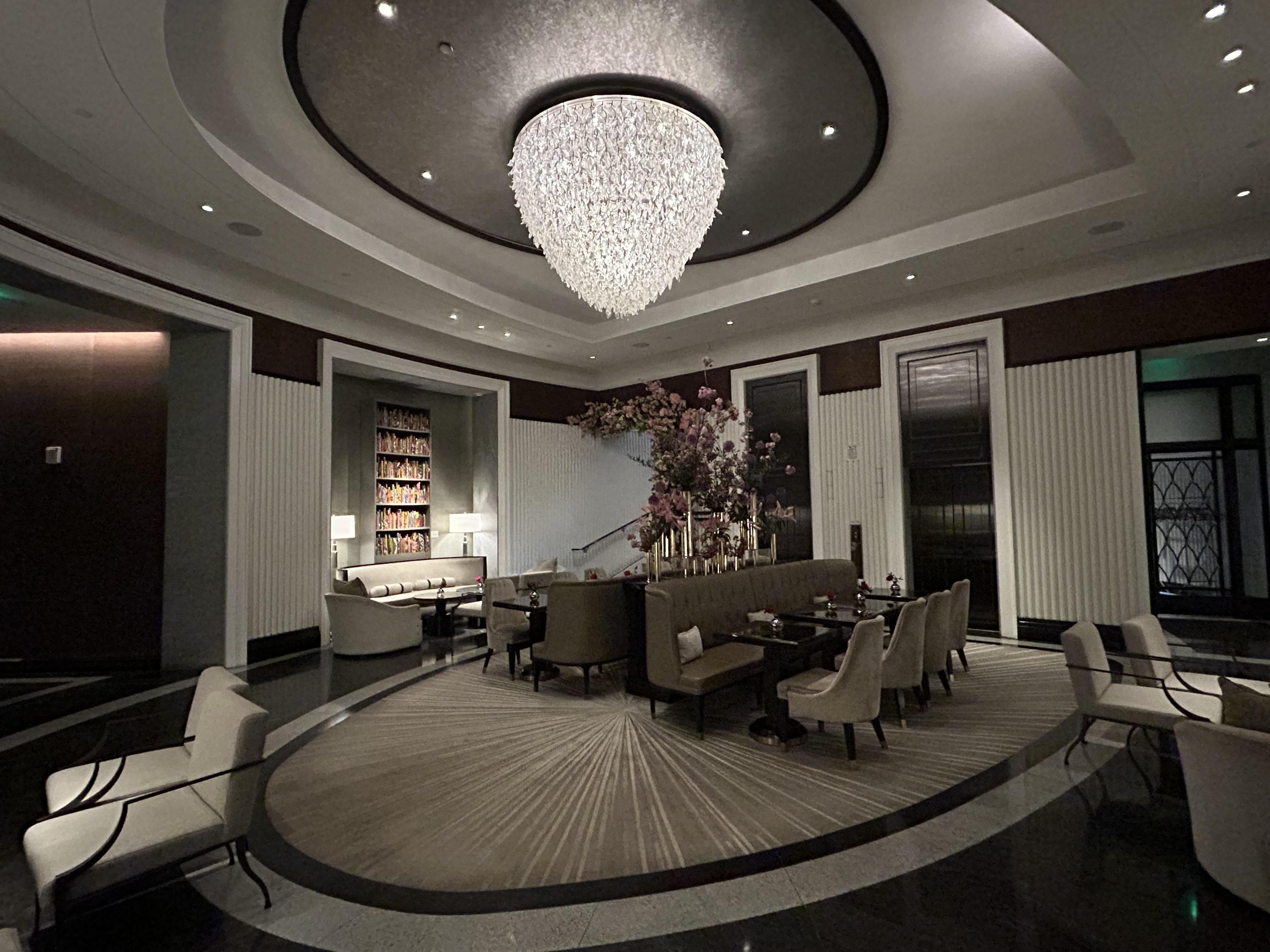 Four Season One Dalton Boston sitting room