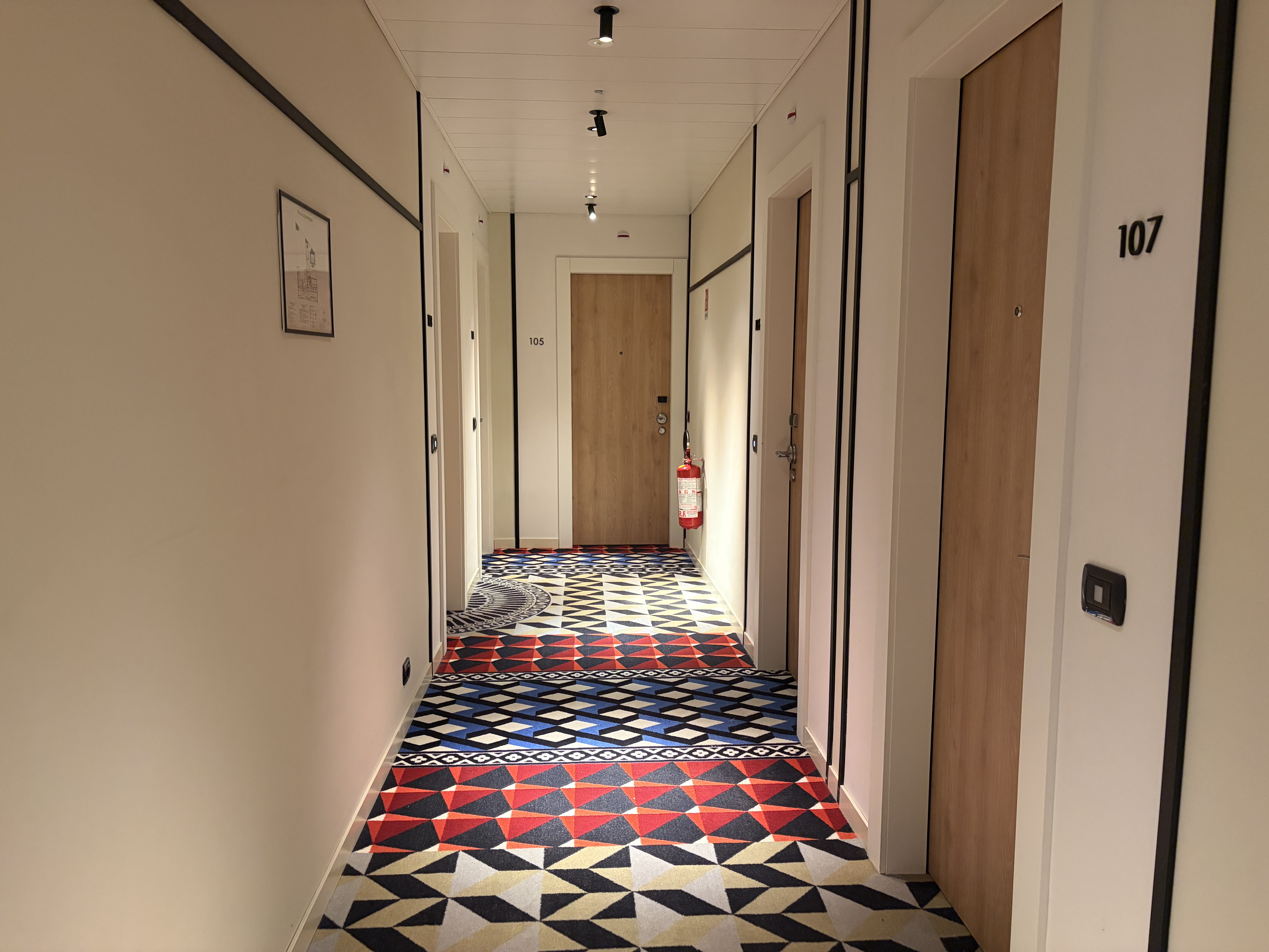Hotel Indigo Florence carpet pizzazz