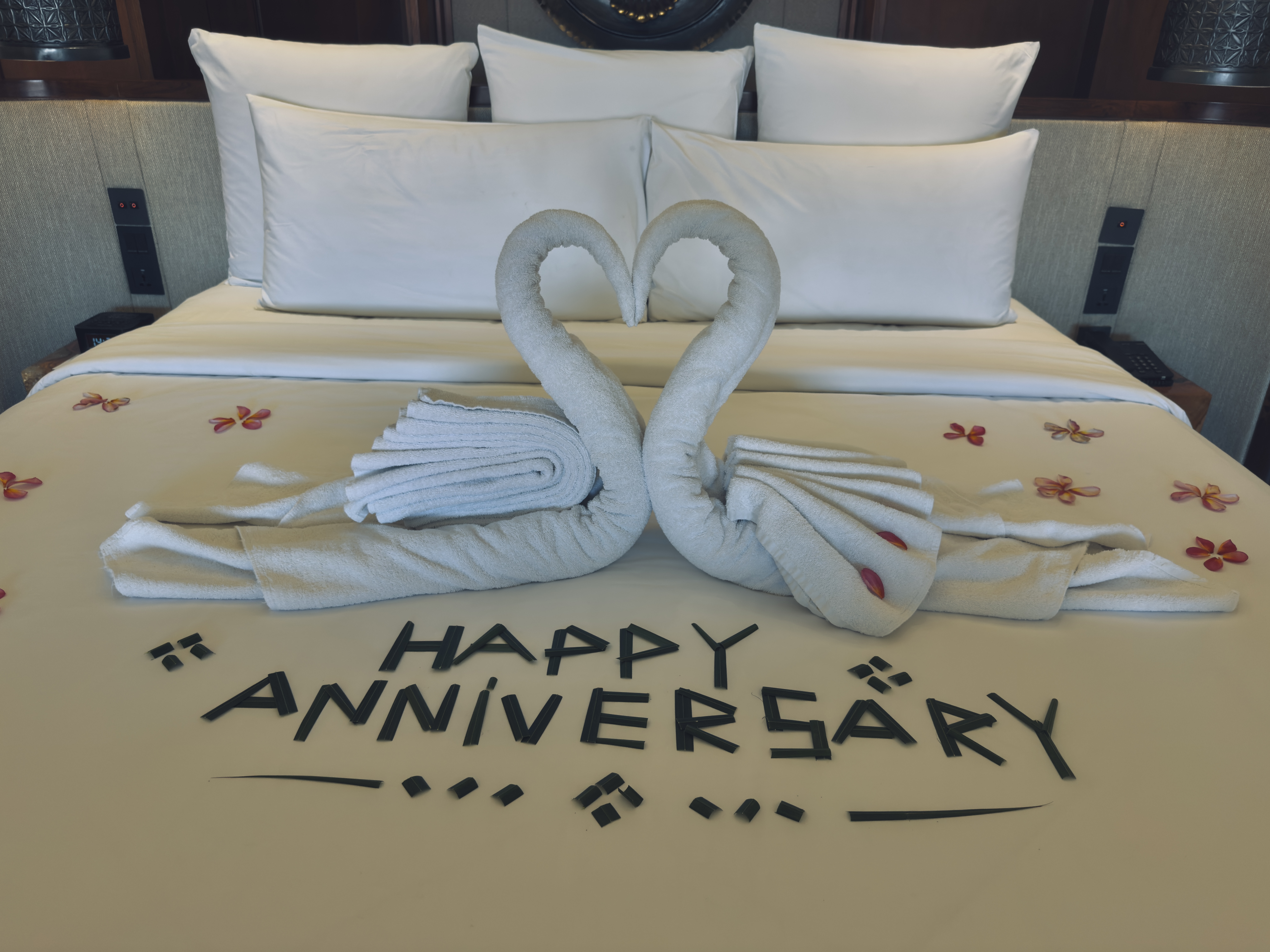 InterContinental Bali Sanur Resort anniversary bed towel display