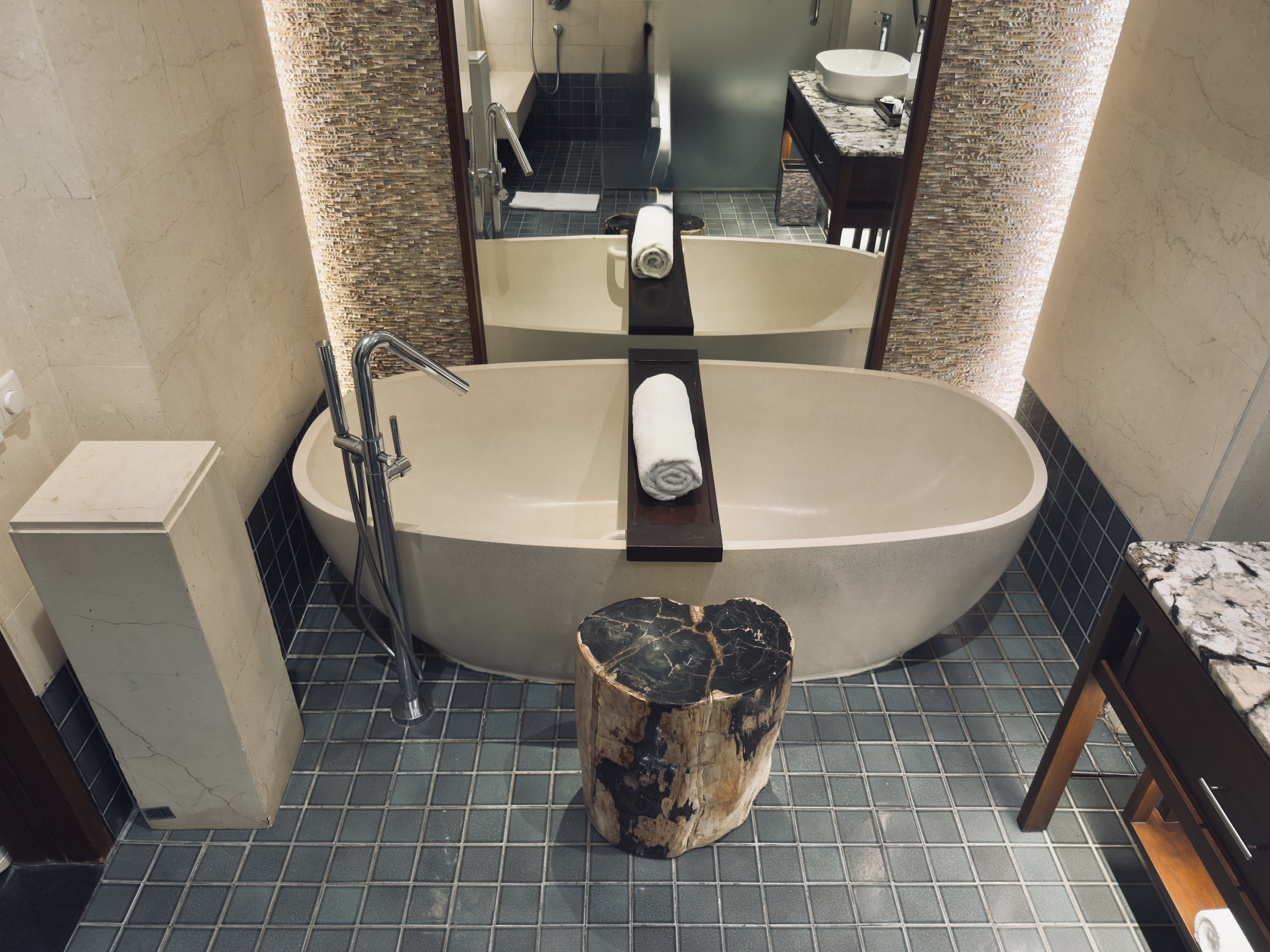 InterContinental Bali Sanur Resort bathroom tub