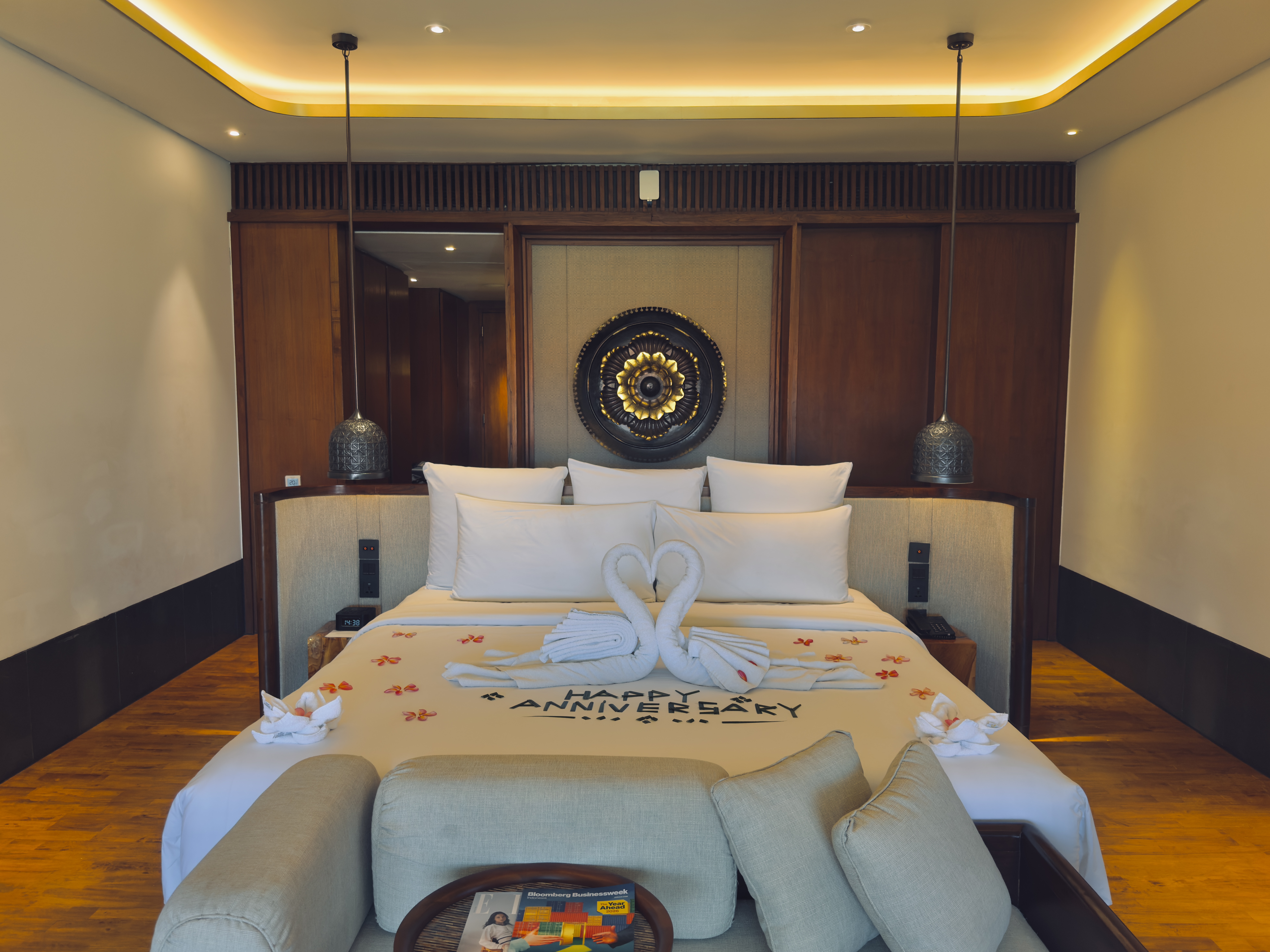 InterContinental Bali Sanur Resort suite bed