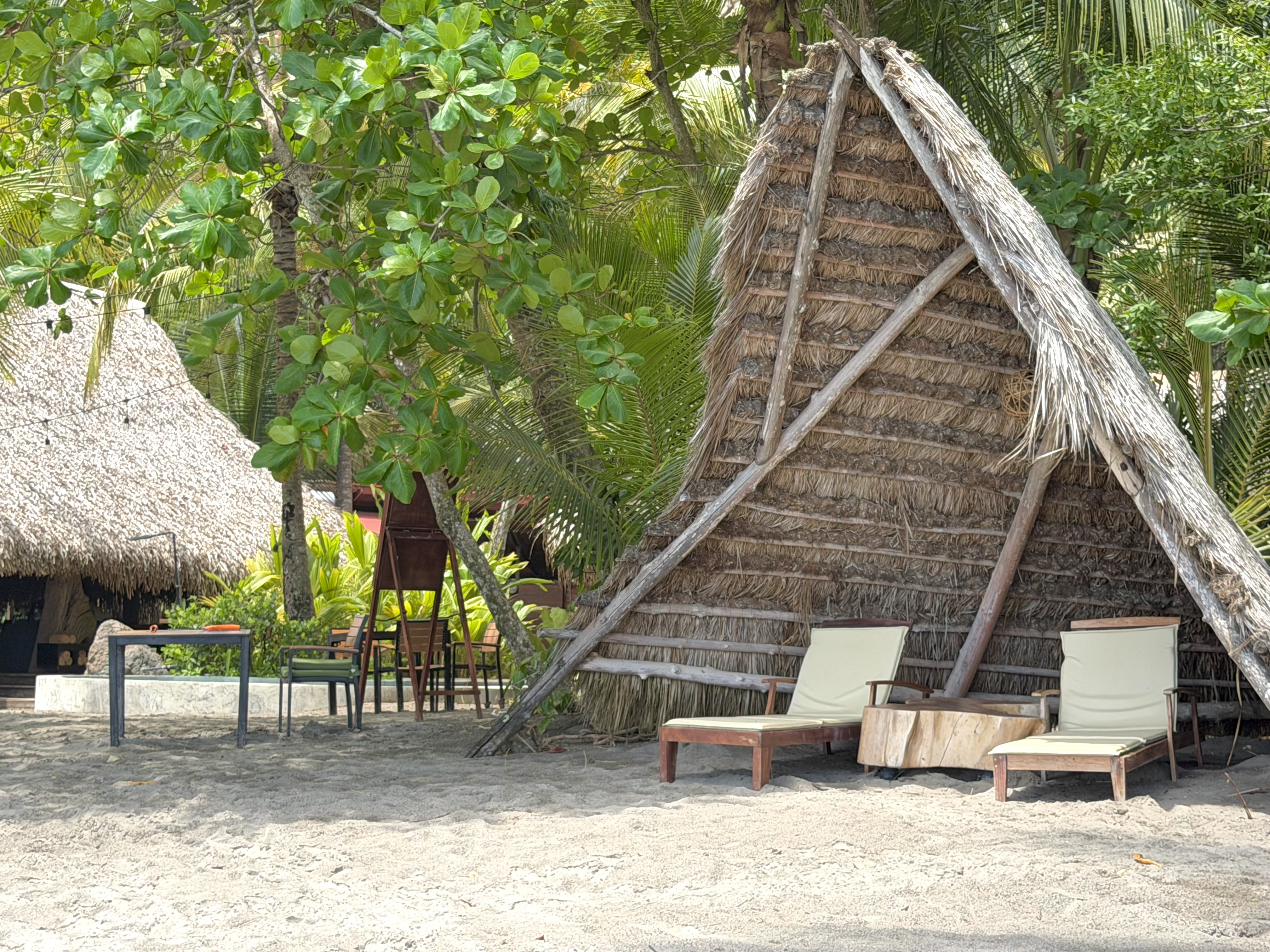 Isla Palenque Panama sun loungers