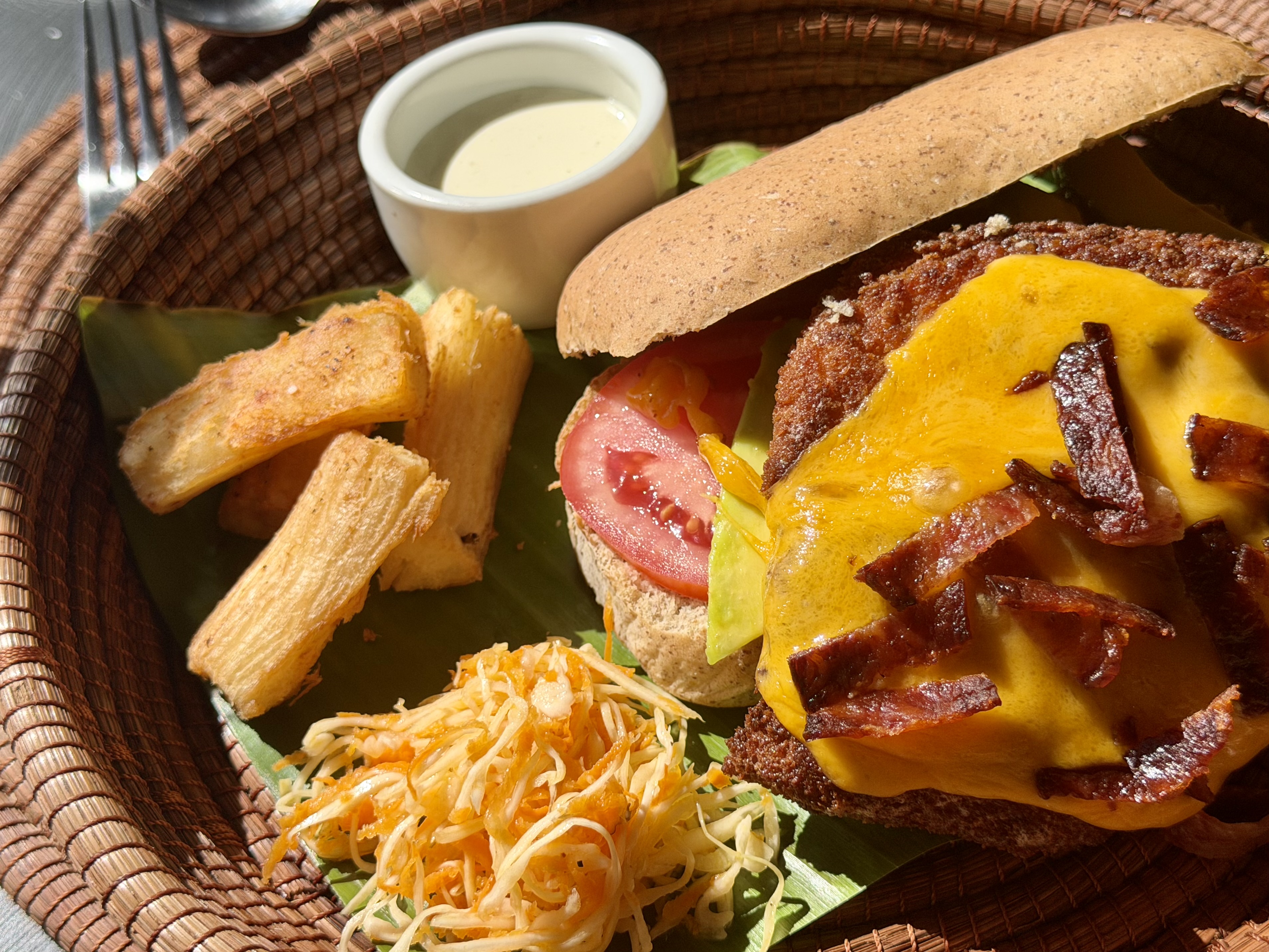 Jicaro Island lunch chicken sandwich