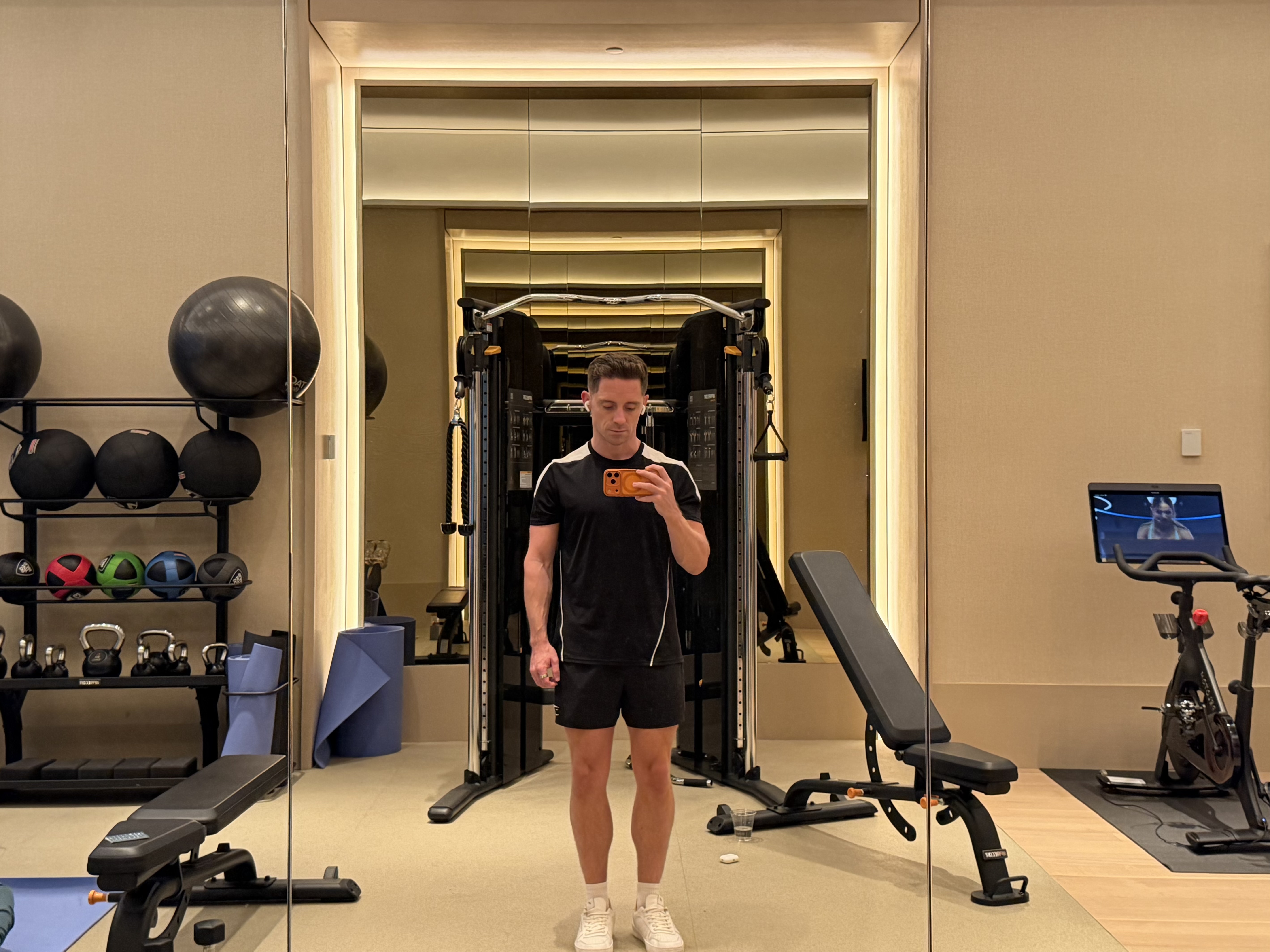 Kimpton Era New York gym selfie