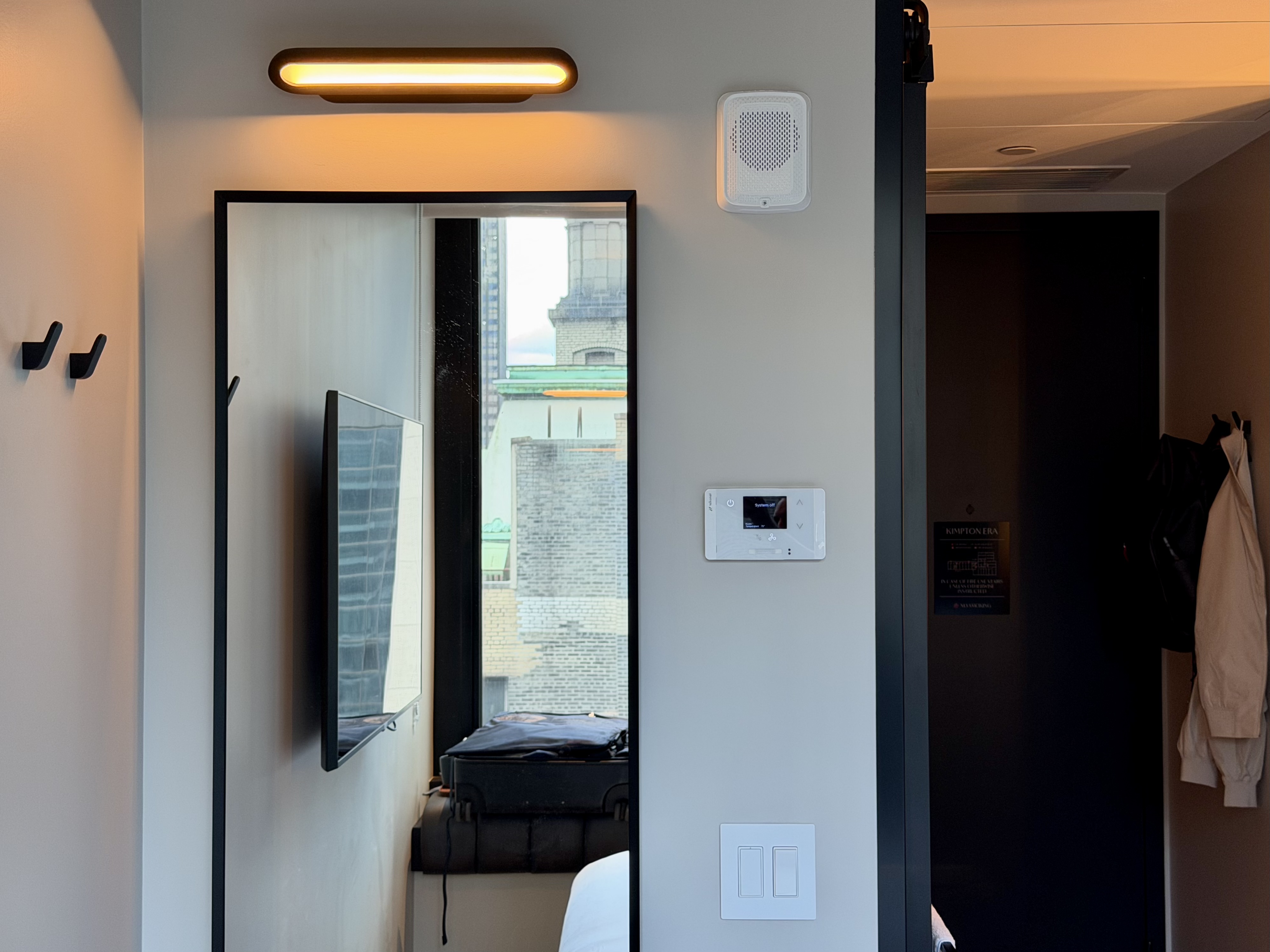 Kimpton Era New York room useful design