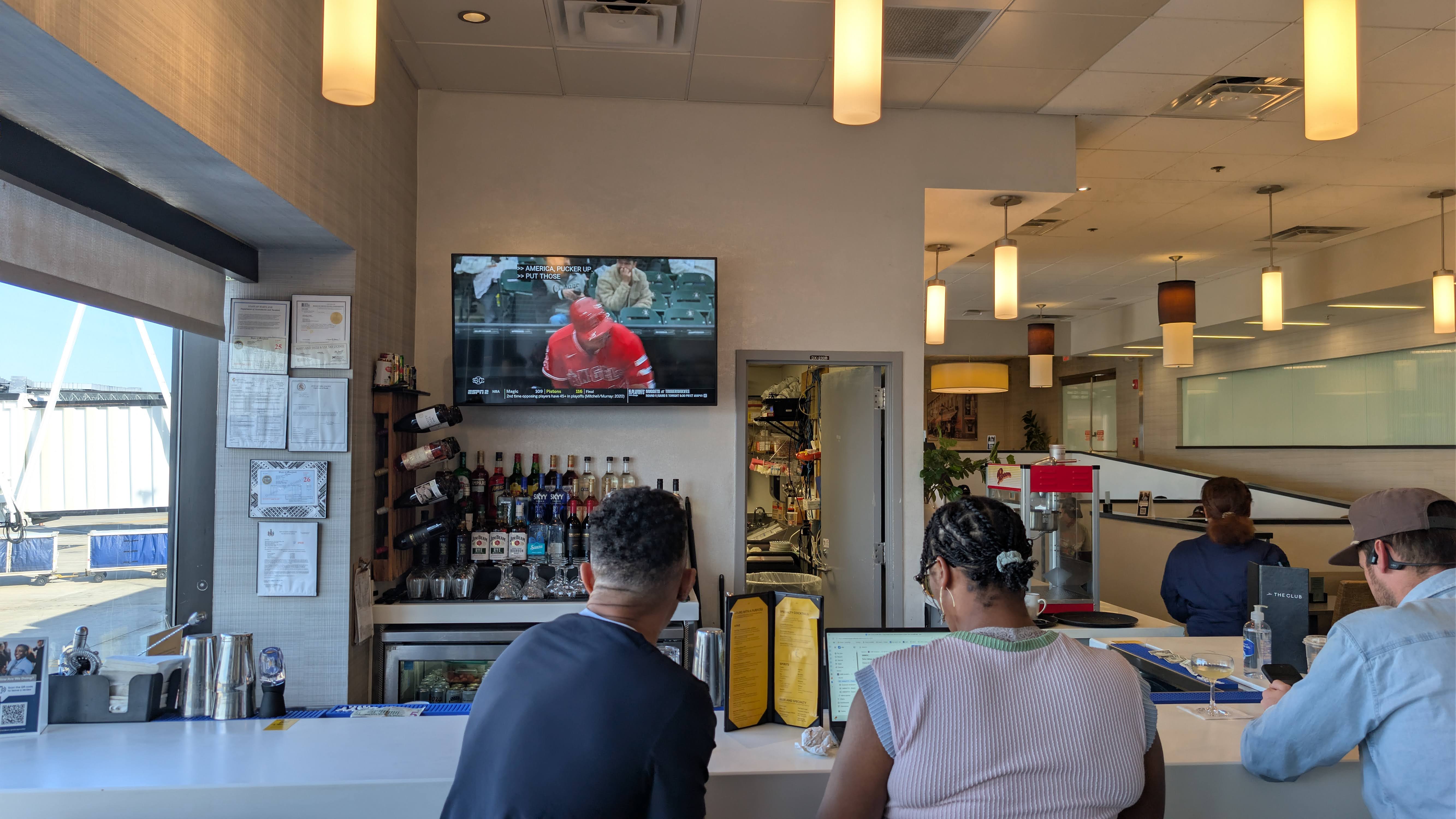 The Club BWI bar