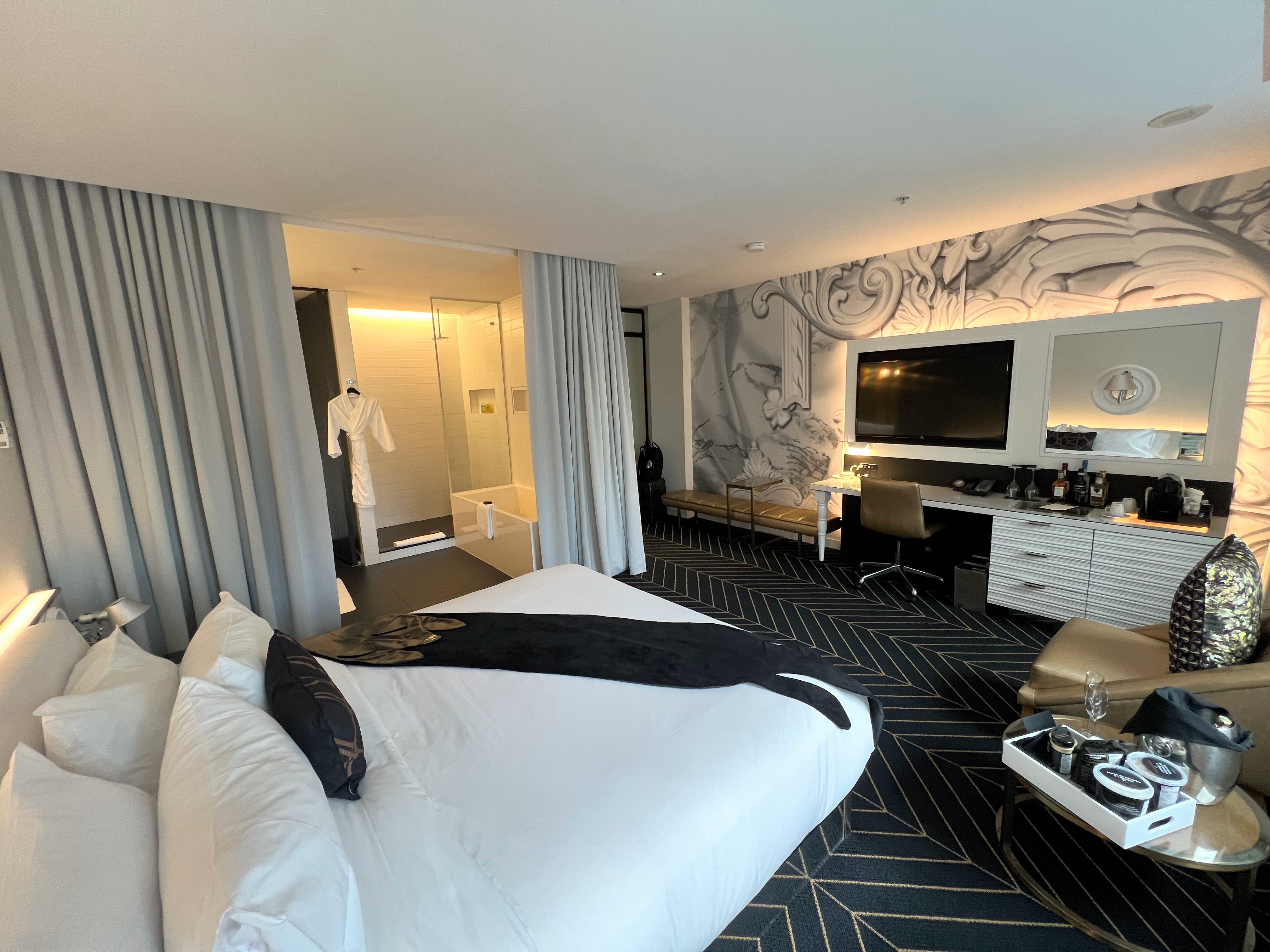 W Montreal Premium King Room Park View