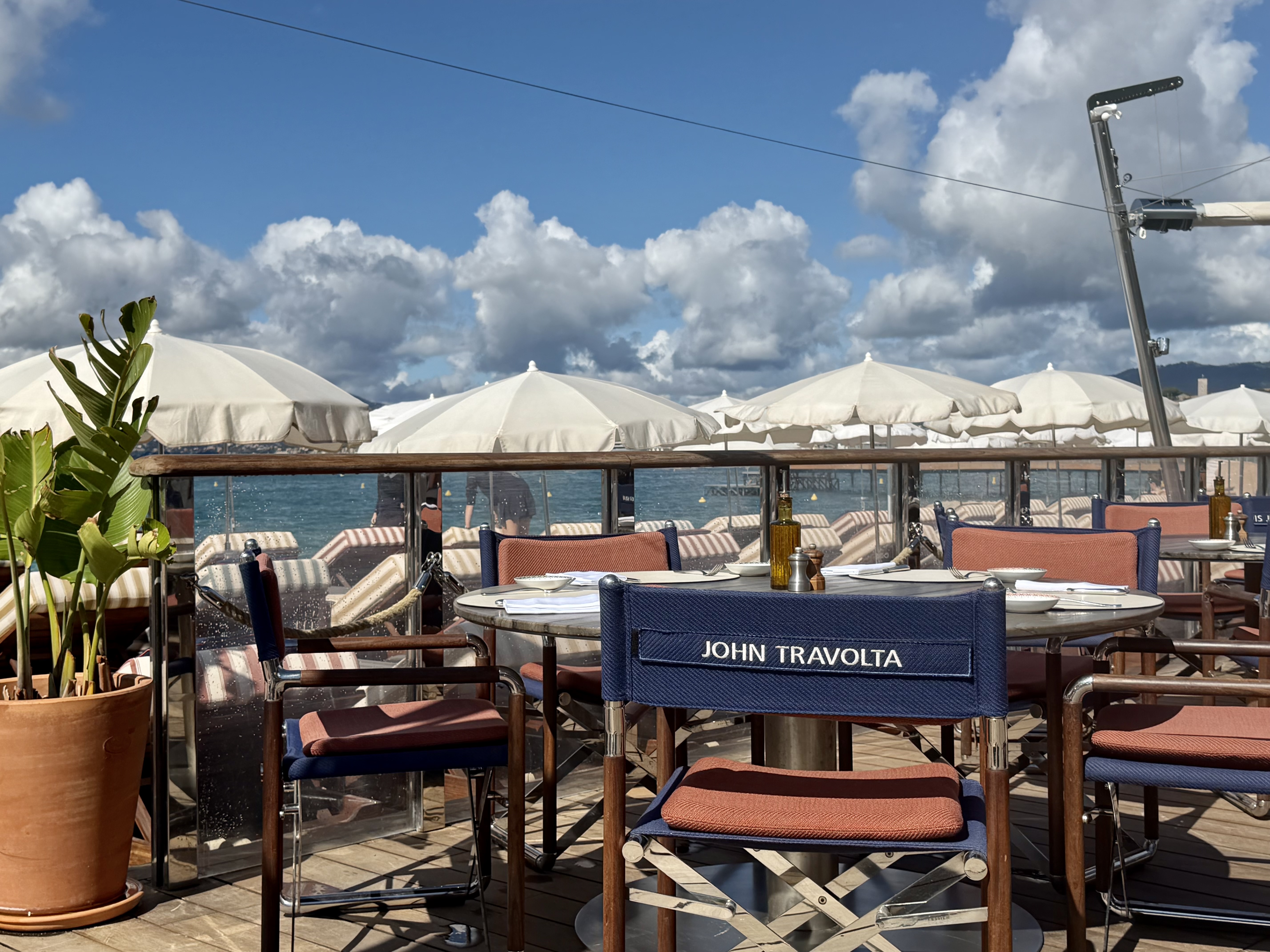 White Lotus Hotel Martinez Hyatt La Plage restaurant seating White Lotus Hotel Martinez Hyatt La Plage restaurant seating