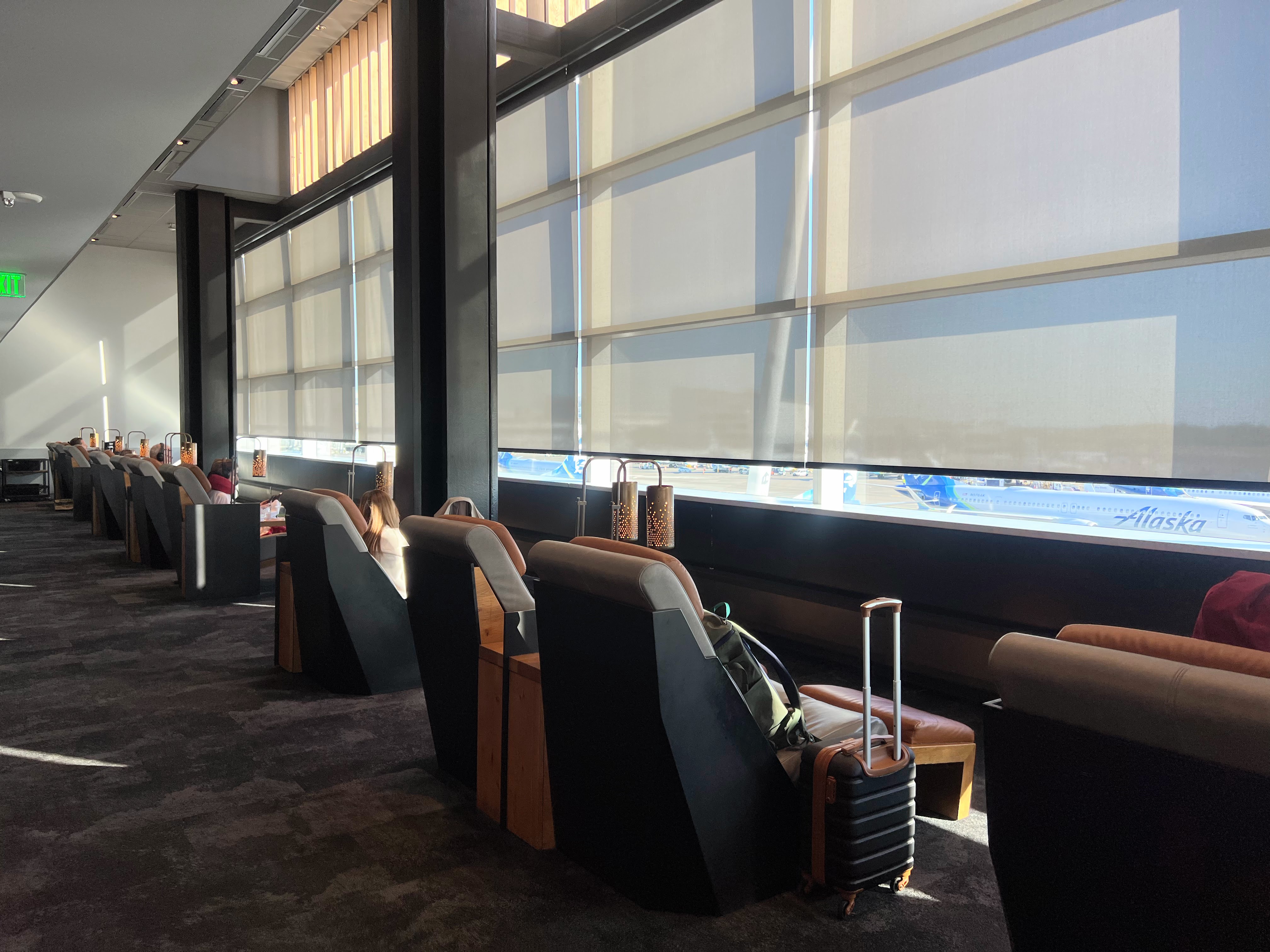 Alaska Lounge in Seattle window seats