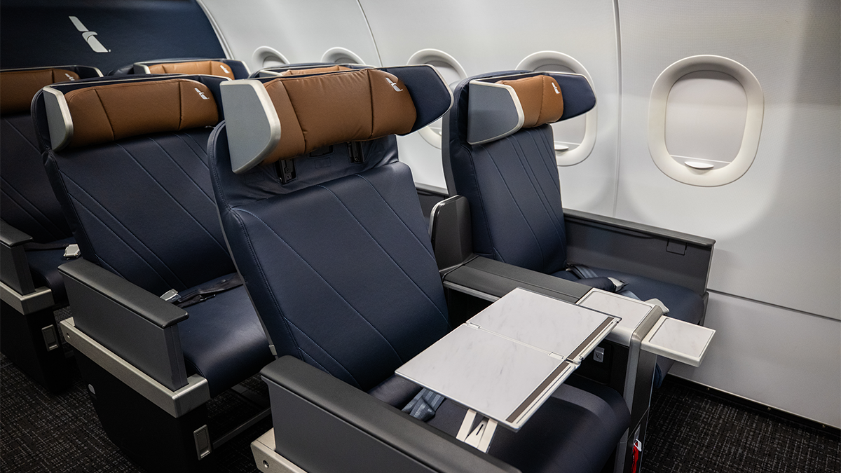 American Airbus A319 and A320 new cabin