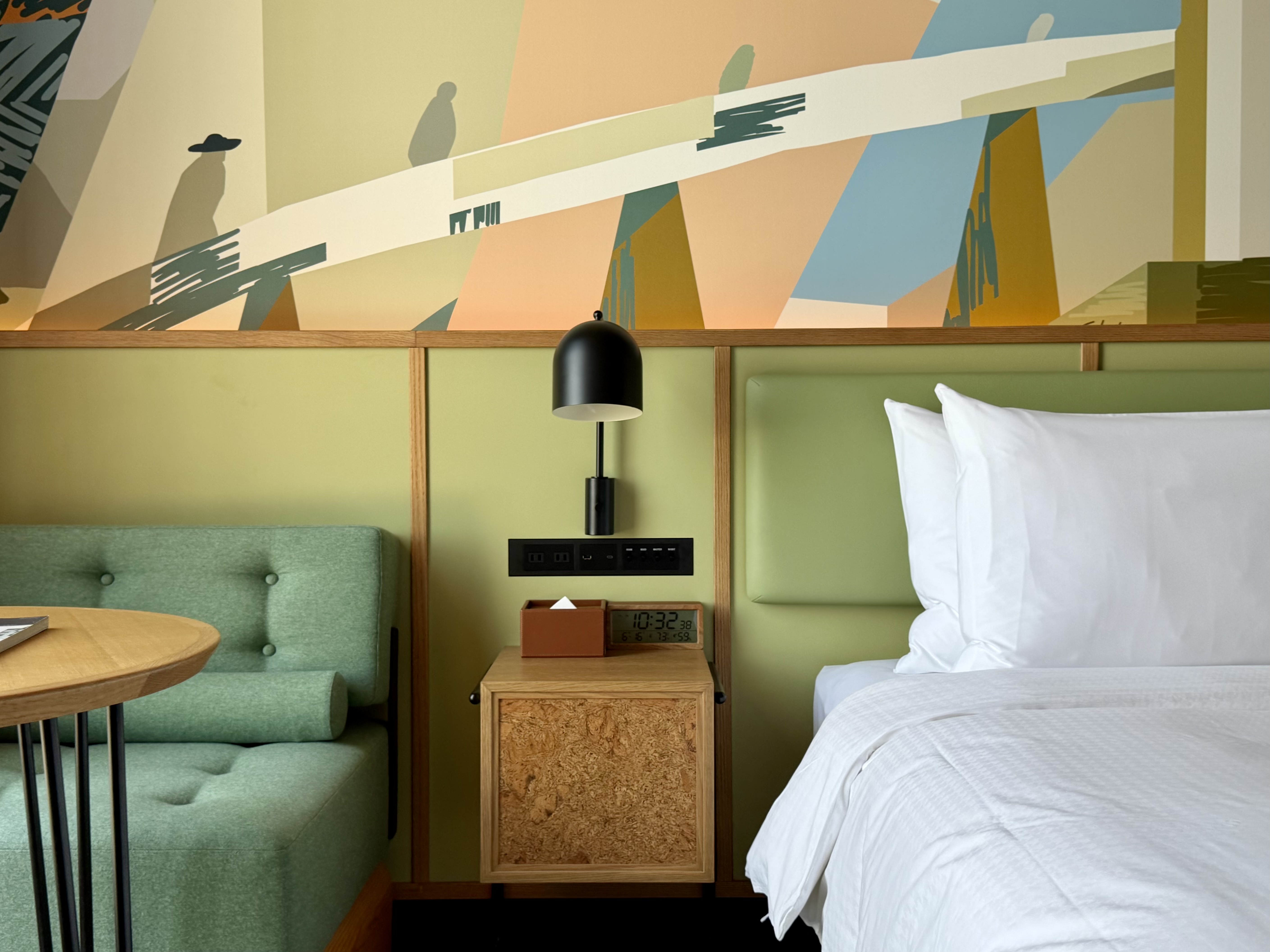 Caption by Hyatt Kabutocho Tokyo bedside table