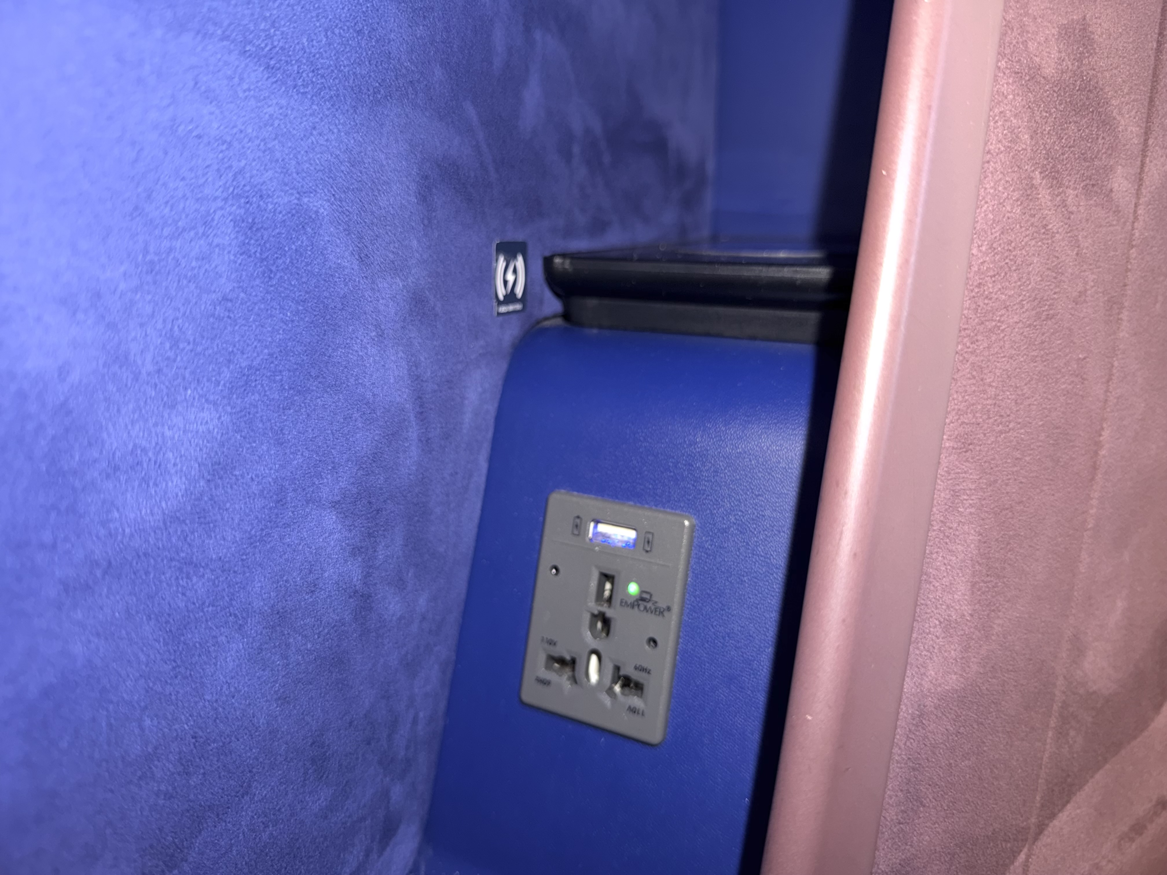 China Airlines Airbus A321neo business class charging