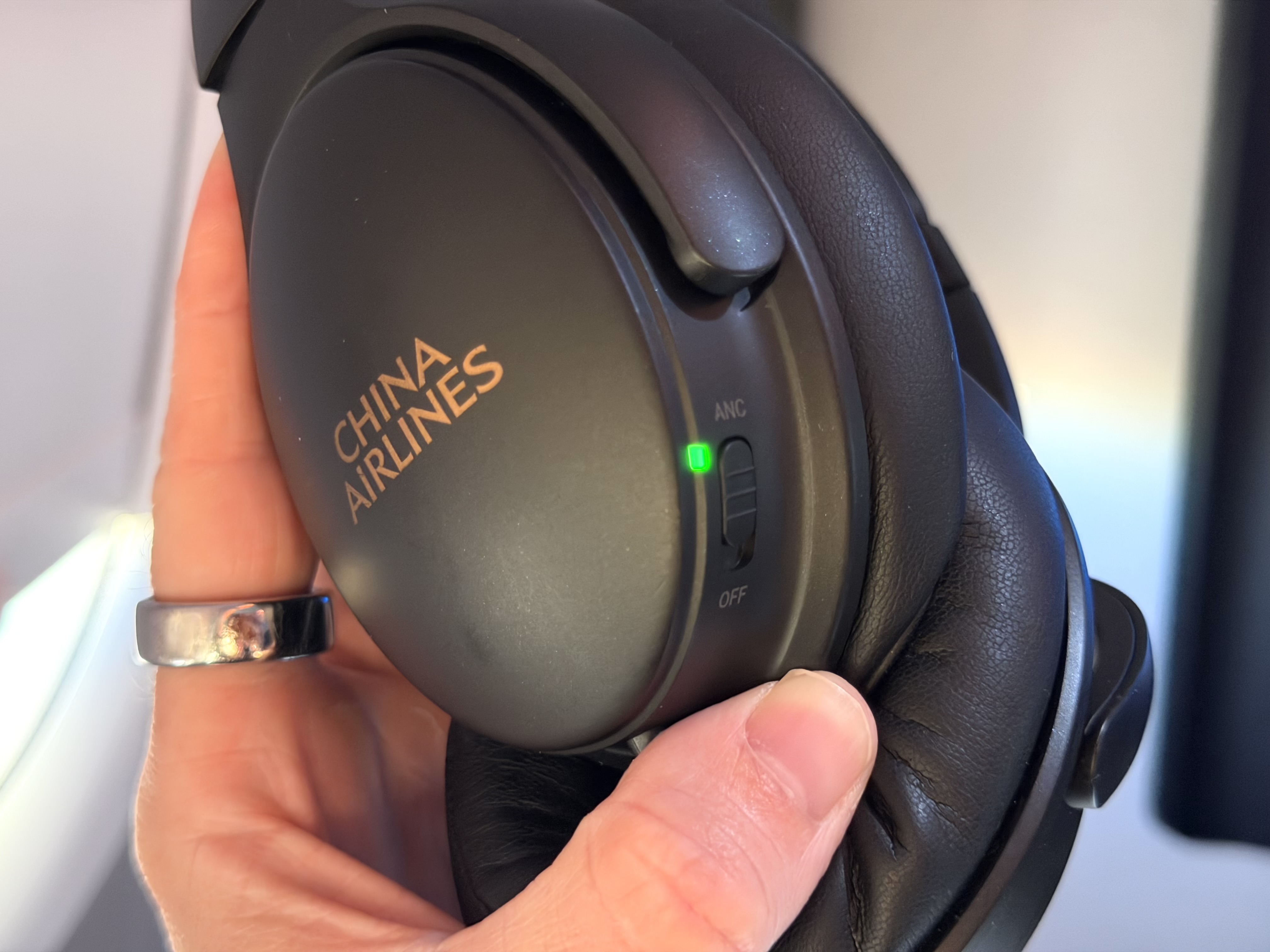 China Airlines Airbus A321neo business class noise canceling heaphones